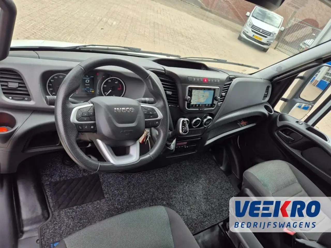 Iveco Daily 2024 — фото 12