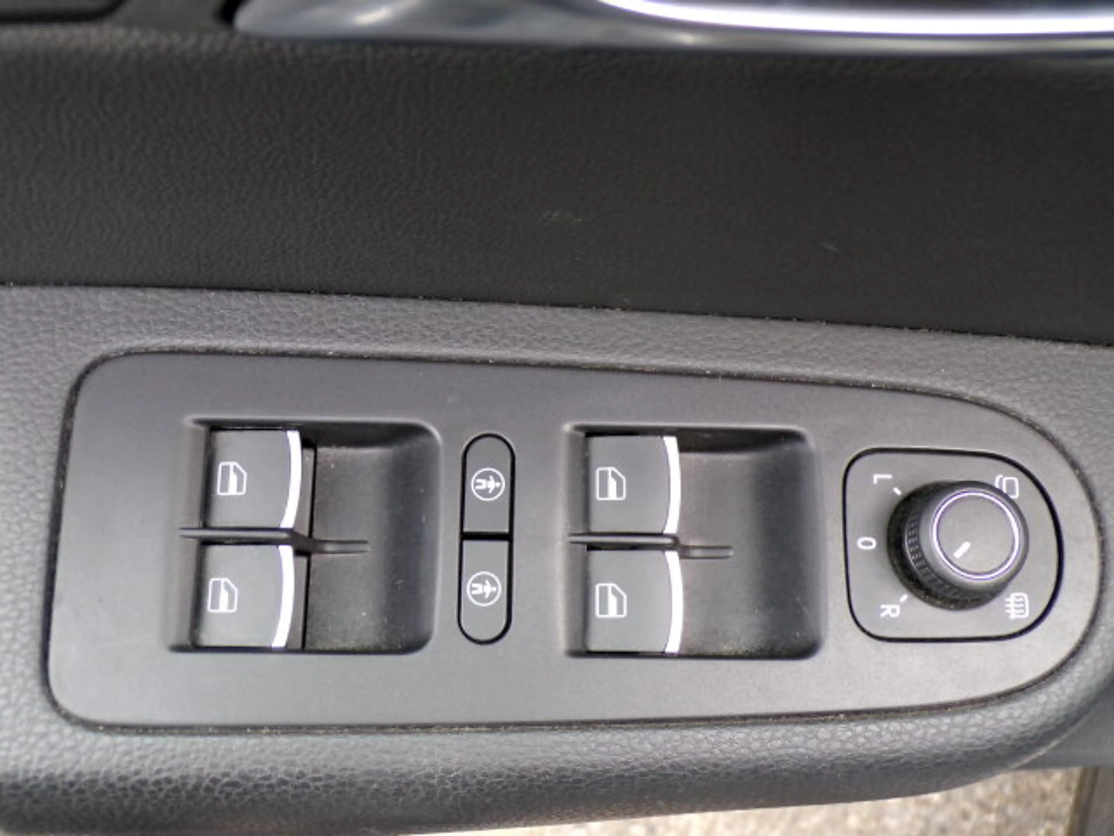 SEAT Alhambra Alhambra 1.4 TSI FR-Line Klima Distronic/Autom./BC — photo 10