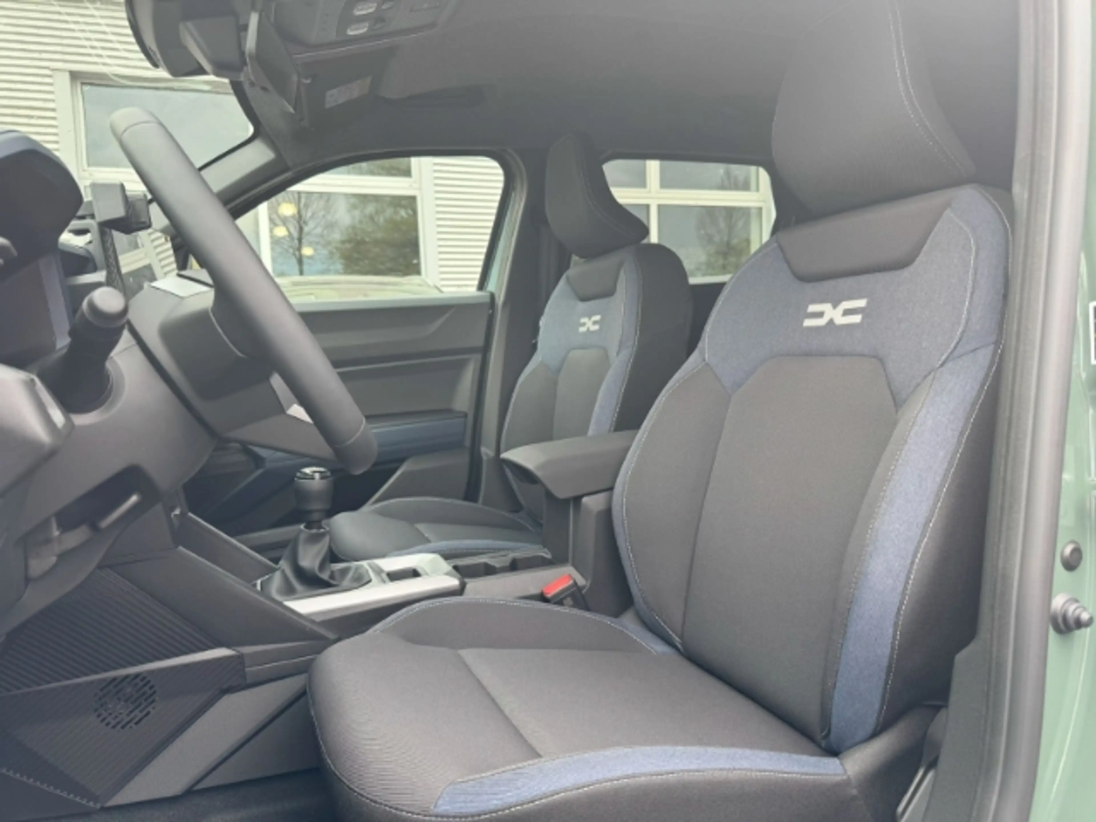 Dacia Duster III TCe 130 Expression Digitales Cockpit LED ACC A — photo 8