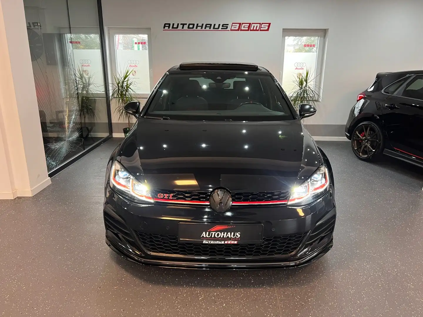 Volkswagen Golf VII Lim. GTI TCR *AKRA*PANO*DYNO*ACC*R-KAM* Schwarz - 1