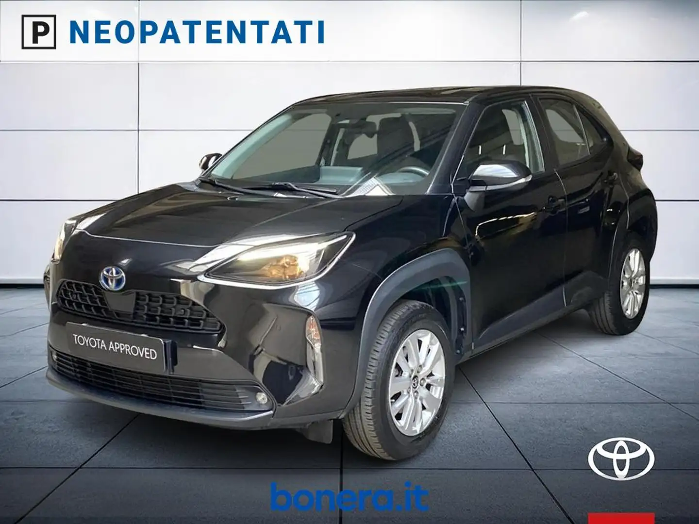 Toyota Yaris Cross 1.5h Business fwd 116cv e-cvt Nero - 1