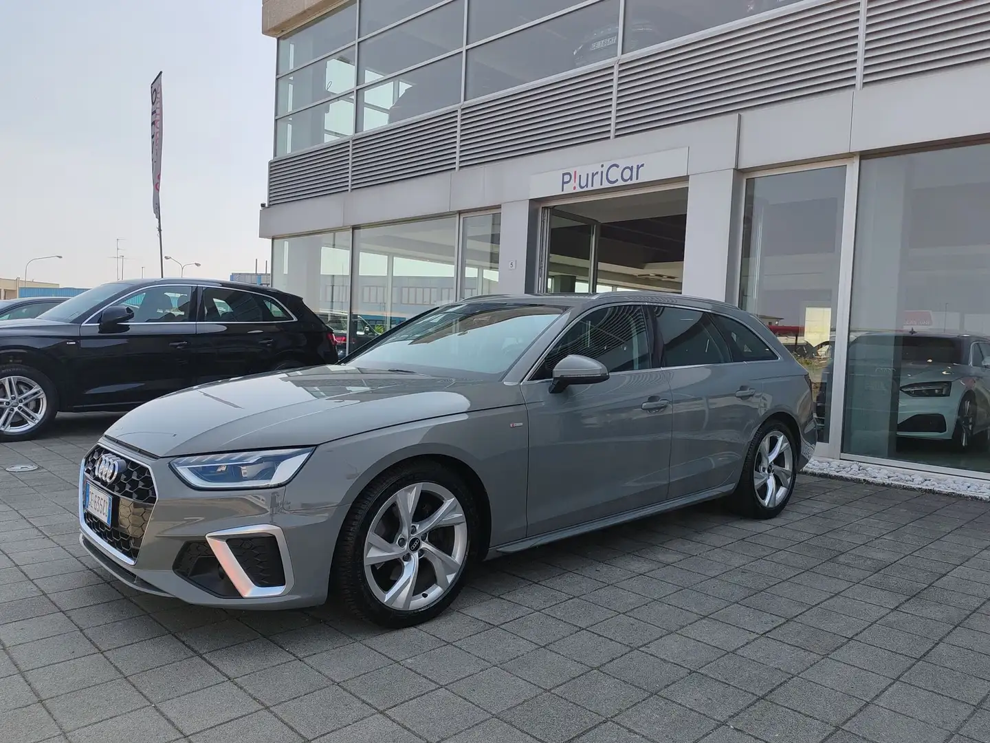 Audi A4 Avant 30 TDI 136cv S tronic S line FariLED Navi Grey - 1