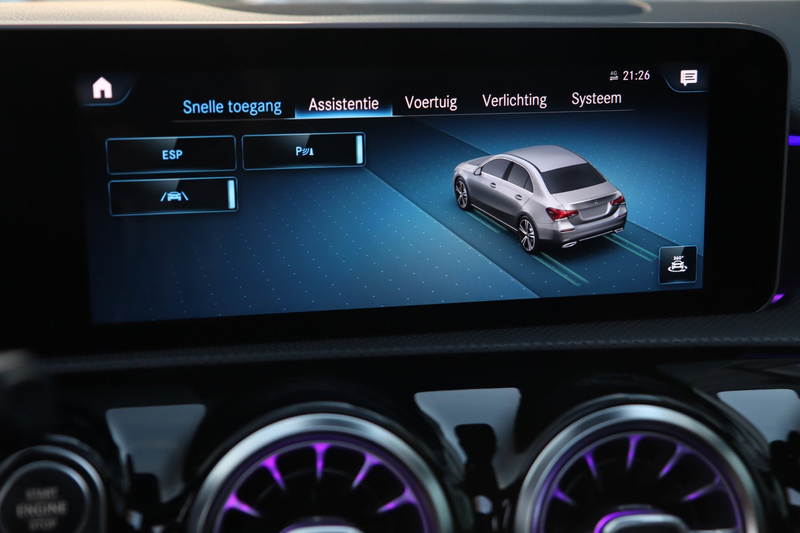 Mercedes-Benz A 250 A250 AMG 4Matic / PANO / CAMERA / KEYLESS / DODEHO — photo 27