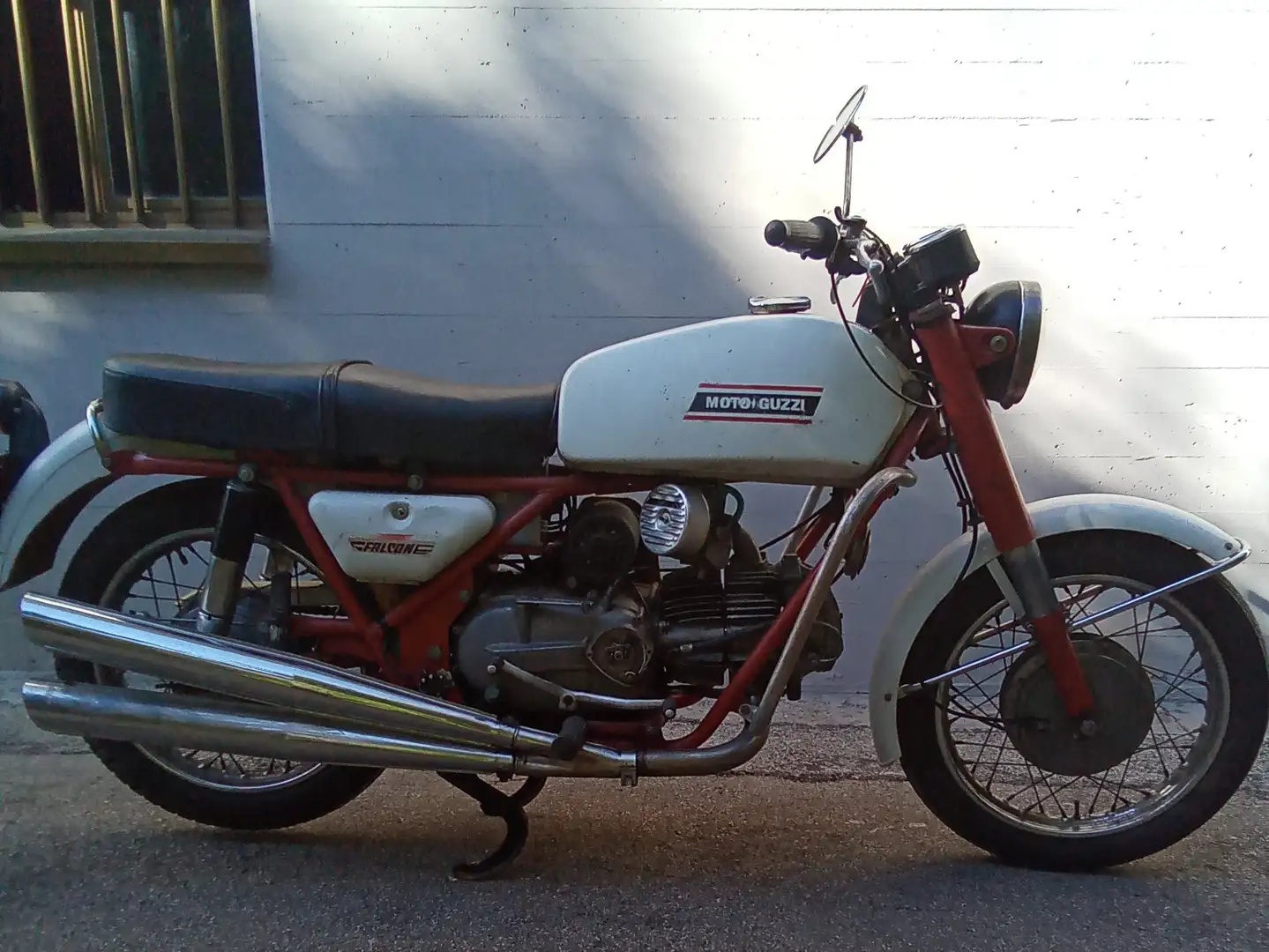 Moto Guzzi Nuovo Falcone Gold - 1