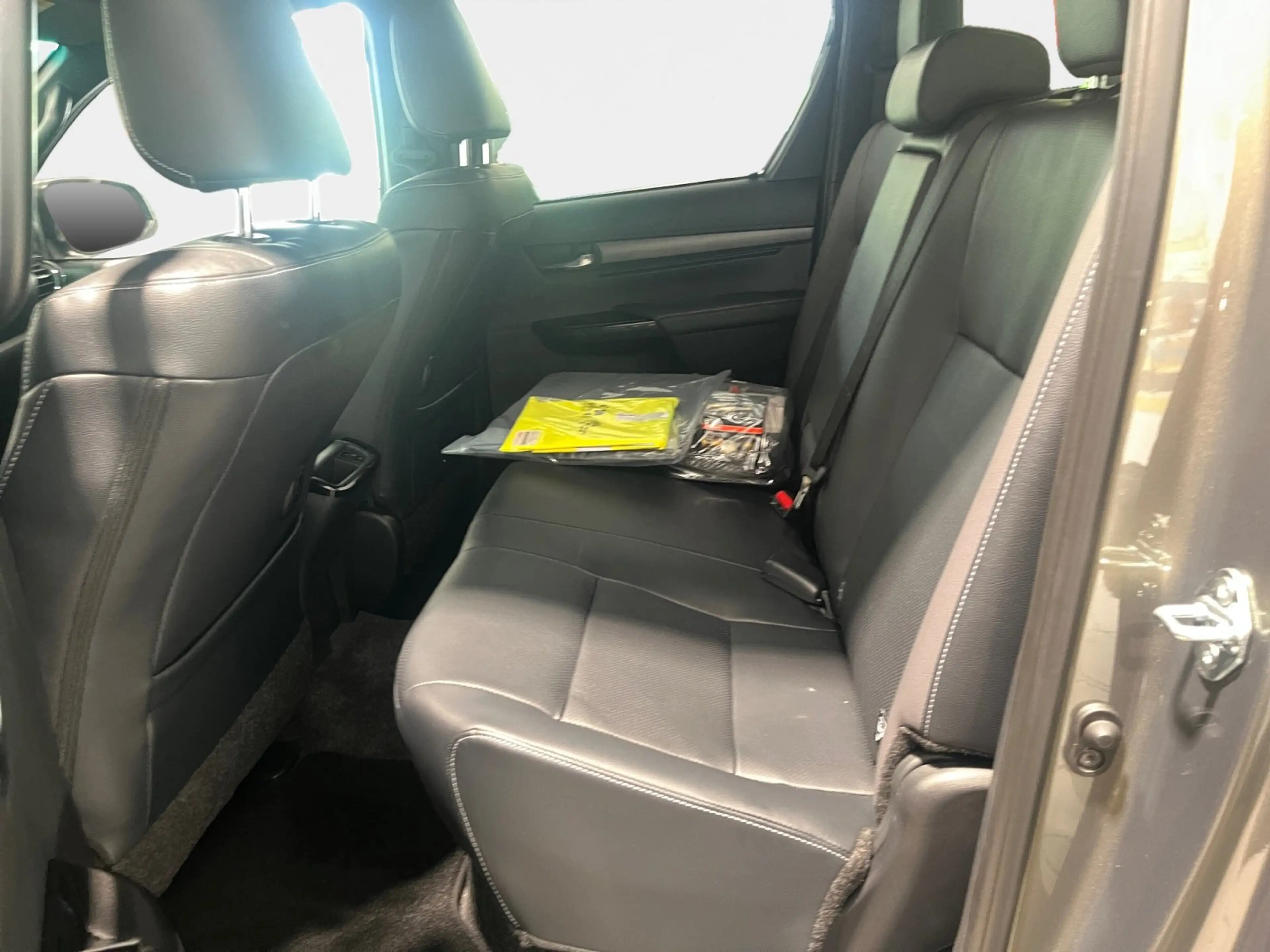 Toyota Hilux 2.8 D-4D 4x4 Double Cab Invincible 360 ACC — photo 4