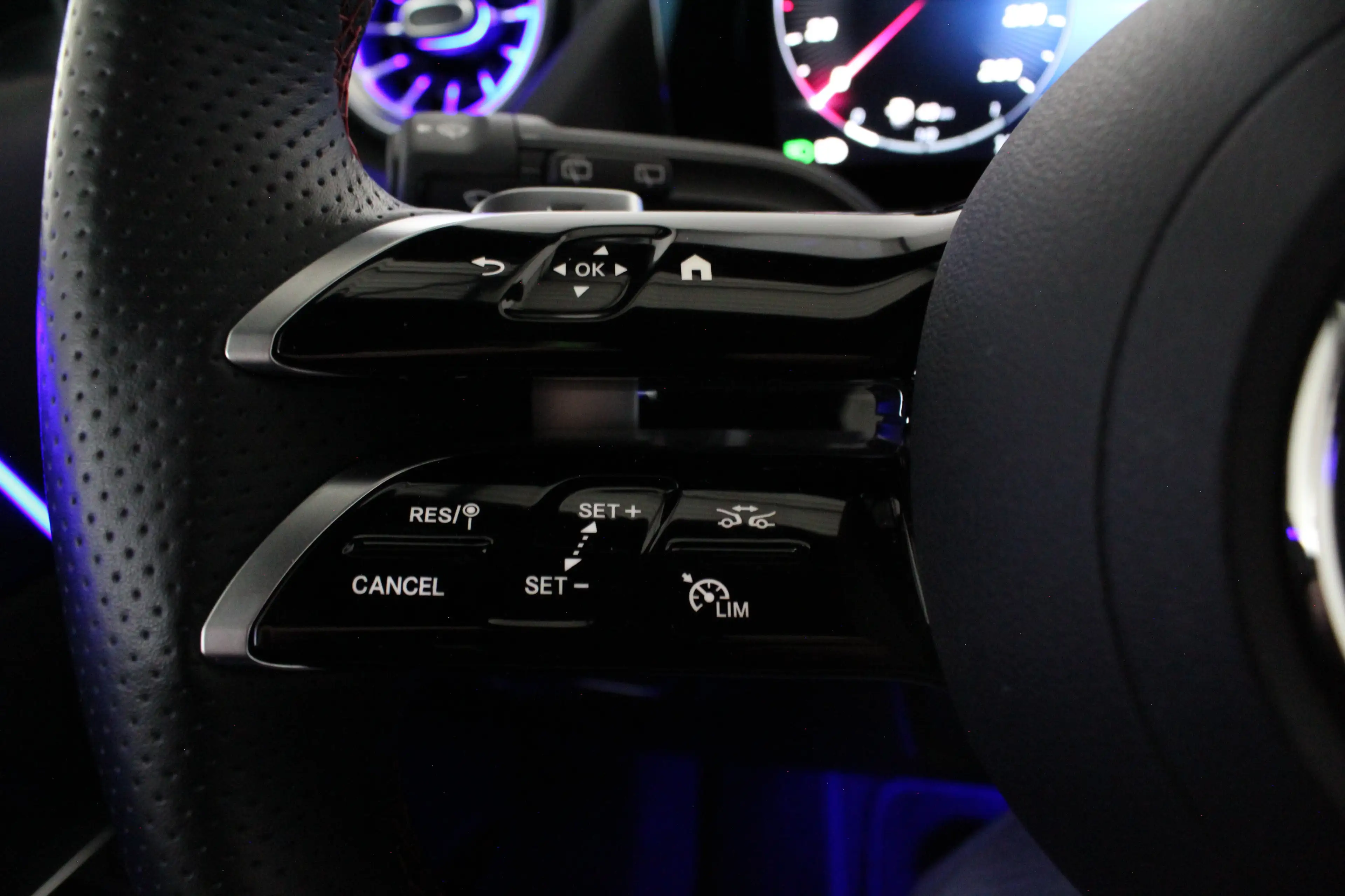 Mercedes-Benz B 250 e AMG Line Plug-in hybride 85km WLTP/Night-pakket/ — photo 14