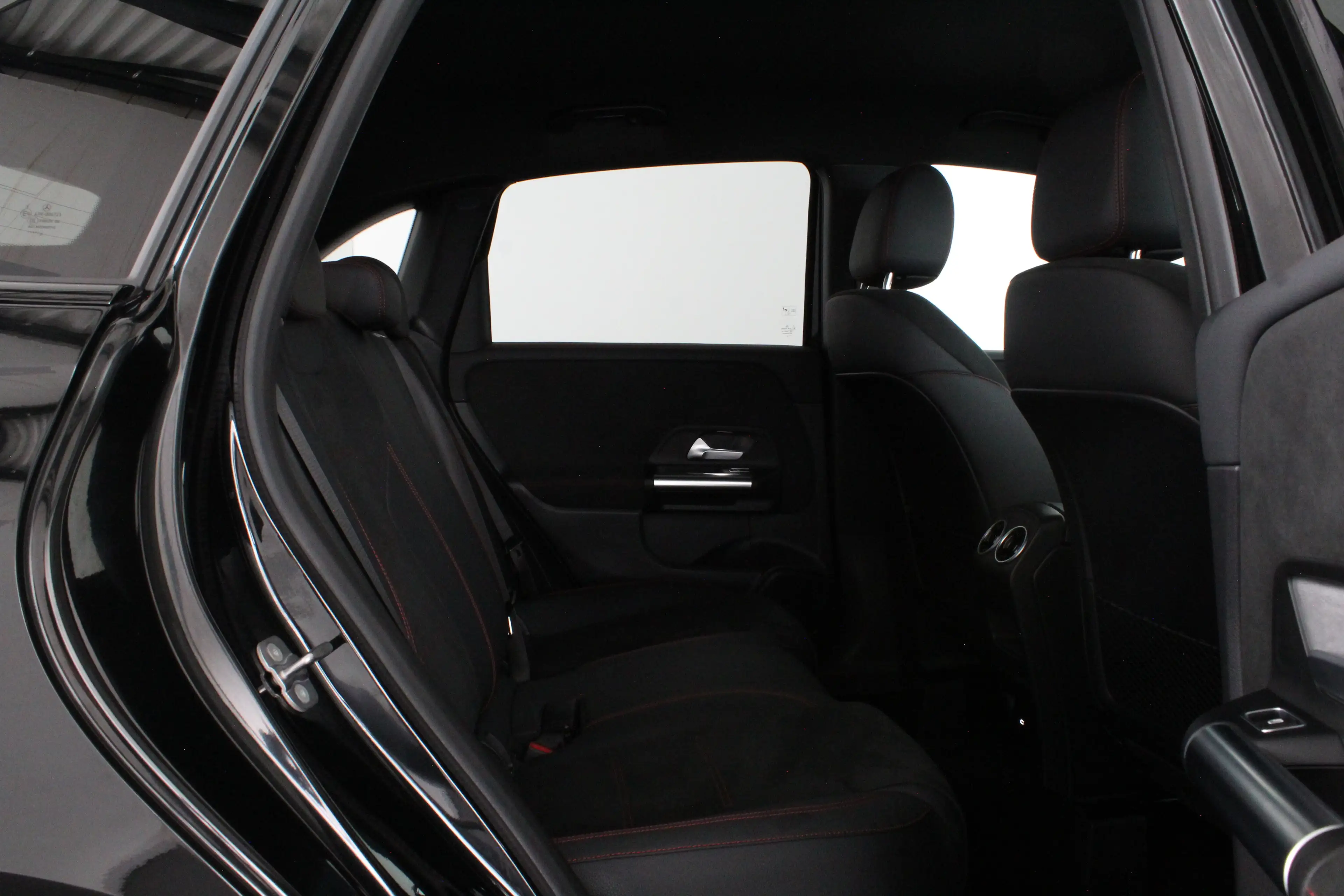 Mercedes-Benz B 250 e AMG Line Plug-in hybride 85km WLTP/Night-pakket/ — photo 12