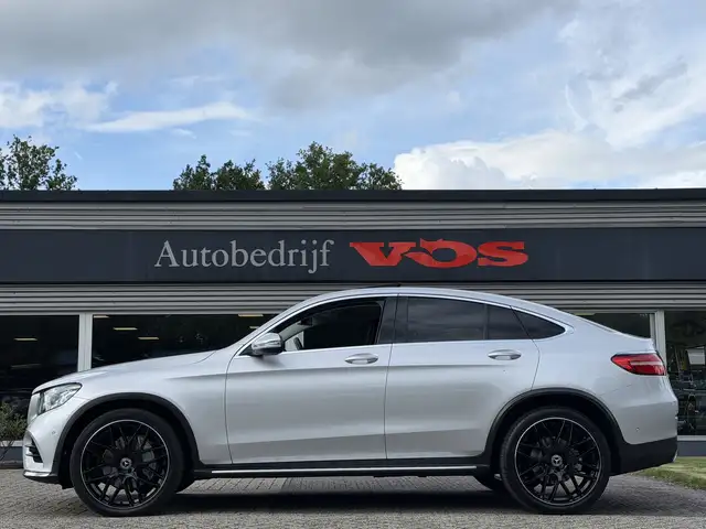 Mercedes-Benz GLC view 3