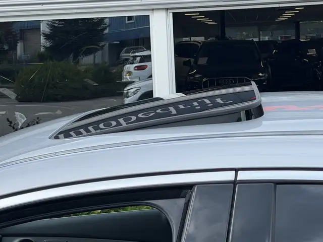 Mercedes-Benz GLC view 12