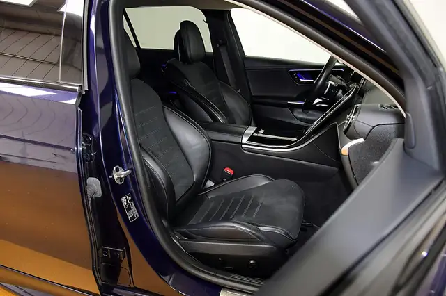 Mercedes-Benz C-Class view 6