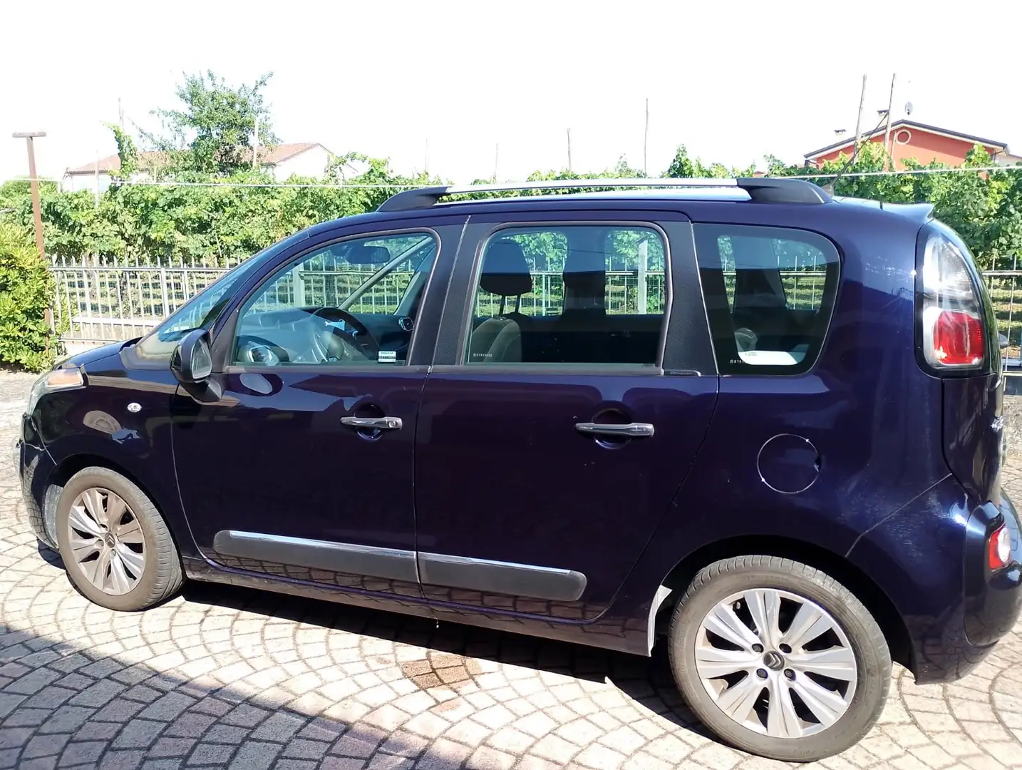 Citroen C3 Picasso Seduction Violett - 2
