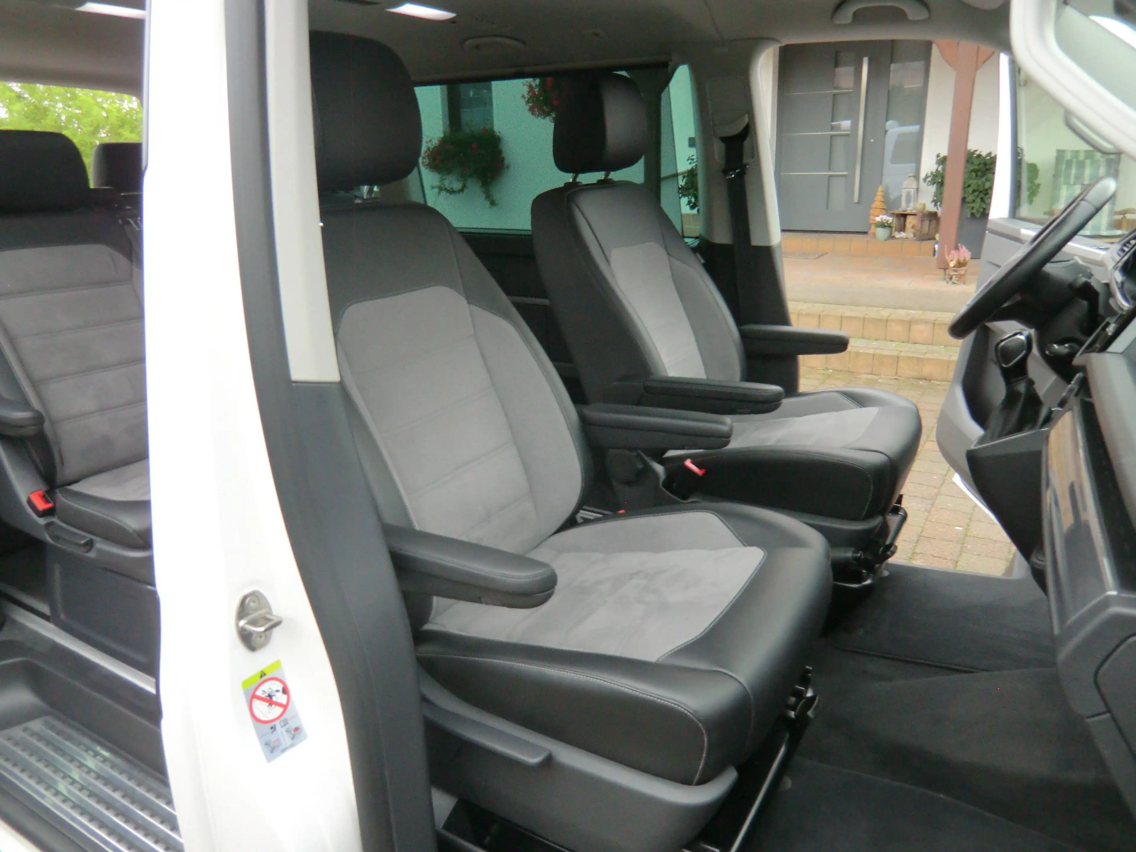 Volkswagen T6.1 Multivan Multivan Generation Six, 1-Hand, unfallfrei, MwSt — photo 8