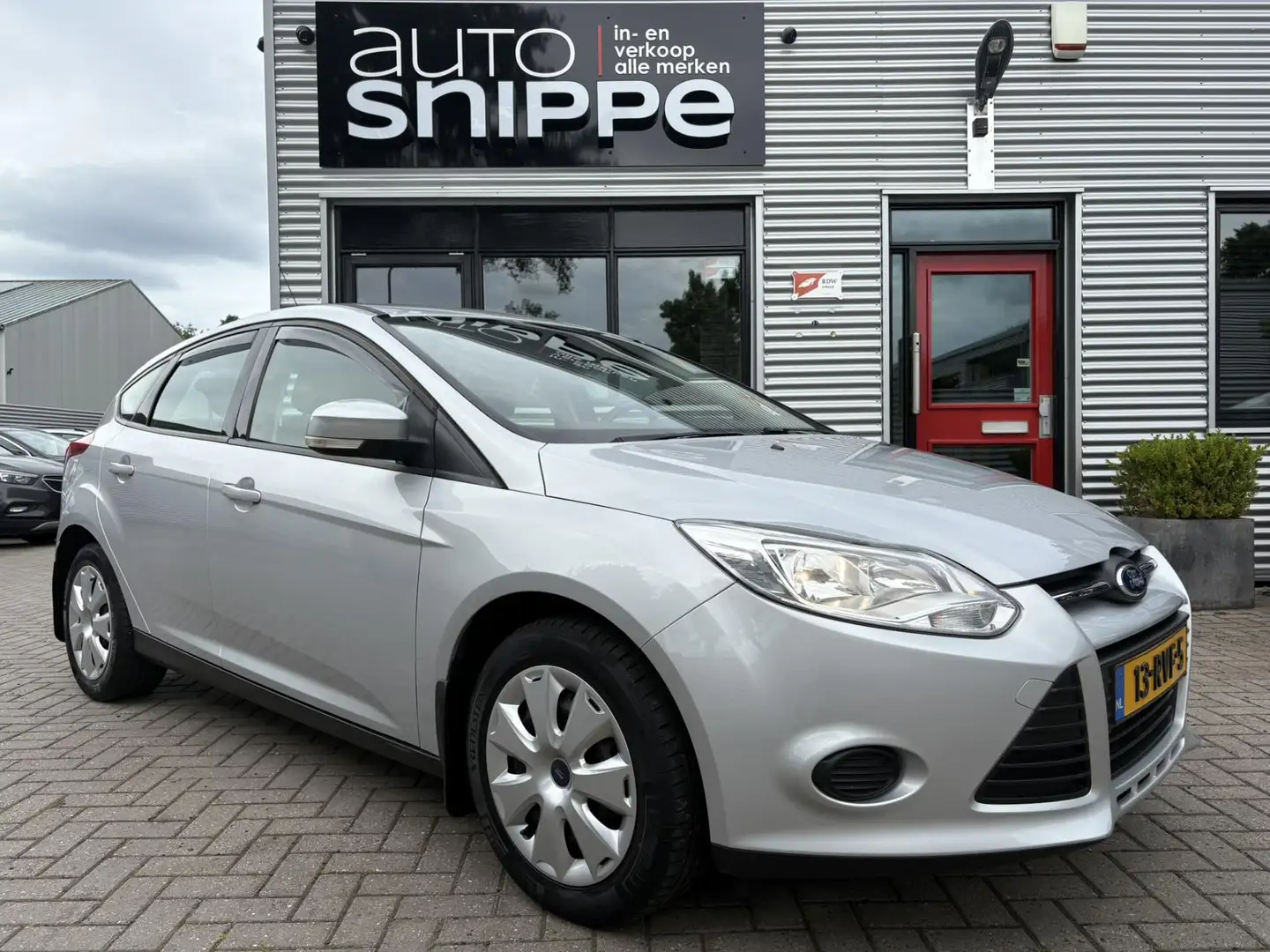 Ford Focus 1.6 TI-VCT Trend -5DRS.-AIRCO-CRUISECONTROL-VOORRU Grijs - 2