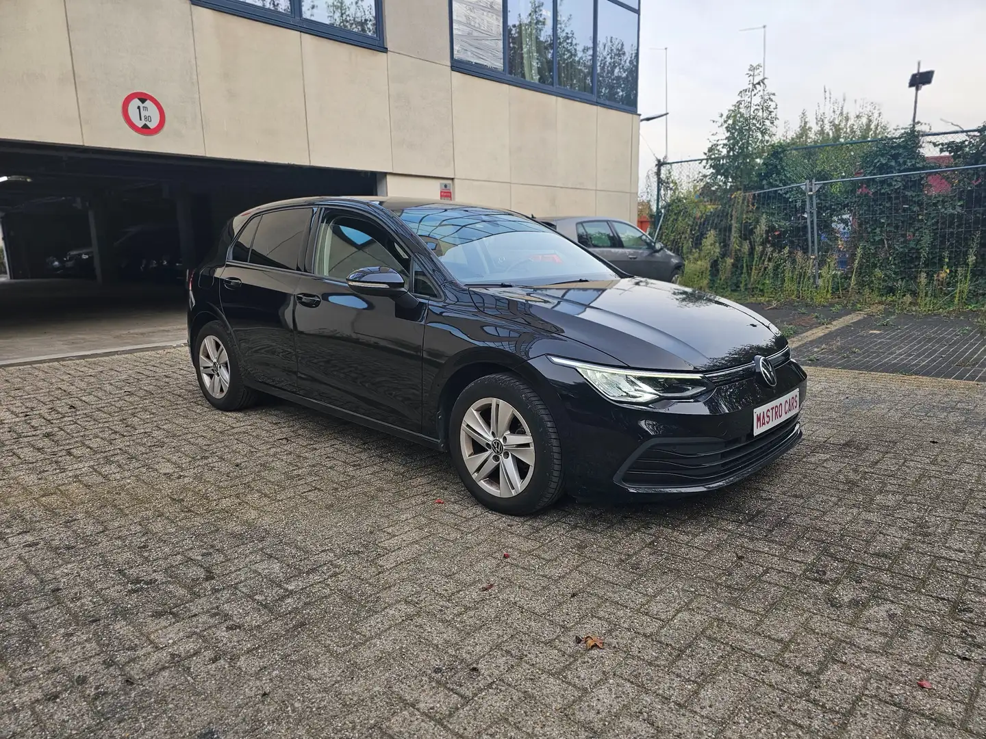 Volkswagen Golf 1.0L eTsi Schwarz - 2