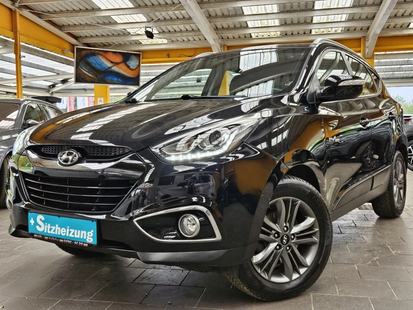 Hyundai iX35 1,6i Finale 2.Hd. Scheckheft Sitzheiz. 17" Czarny - 1