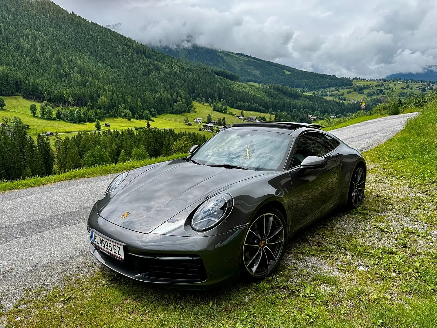 Porsche 911 Carrera Coupé PDK Schwarz - 2