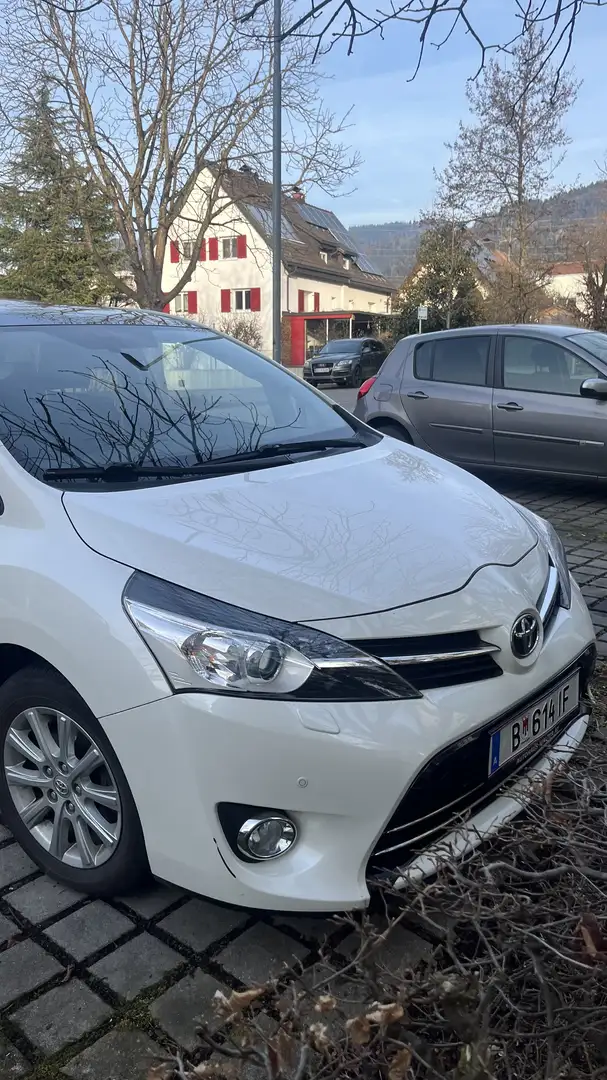 Toyota Verso 2,0 D-4D Lounge DPF - 1