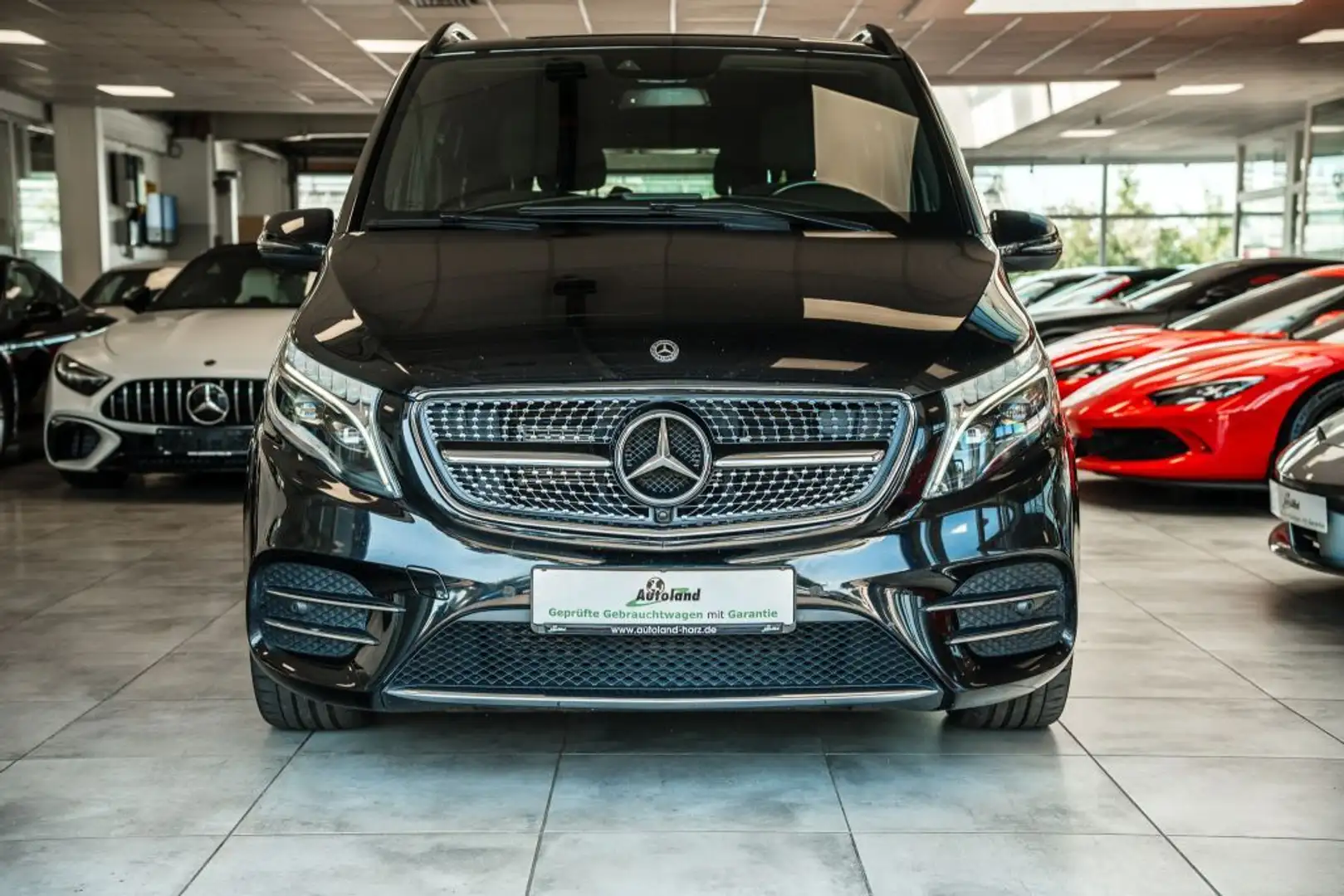 Mercedes-Benz V 250 V250d 4Matic *Standhzg*AMG*AHK*2xSchiebetür*LED Černá - 2
