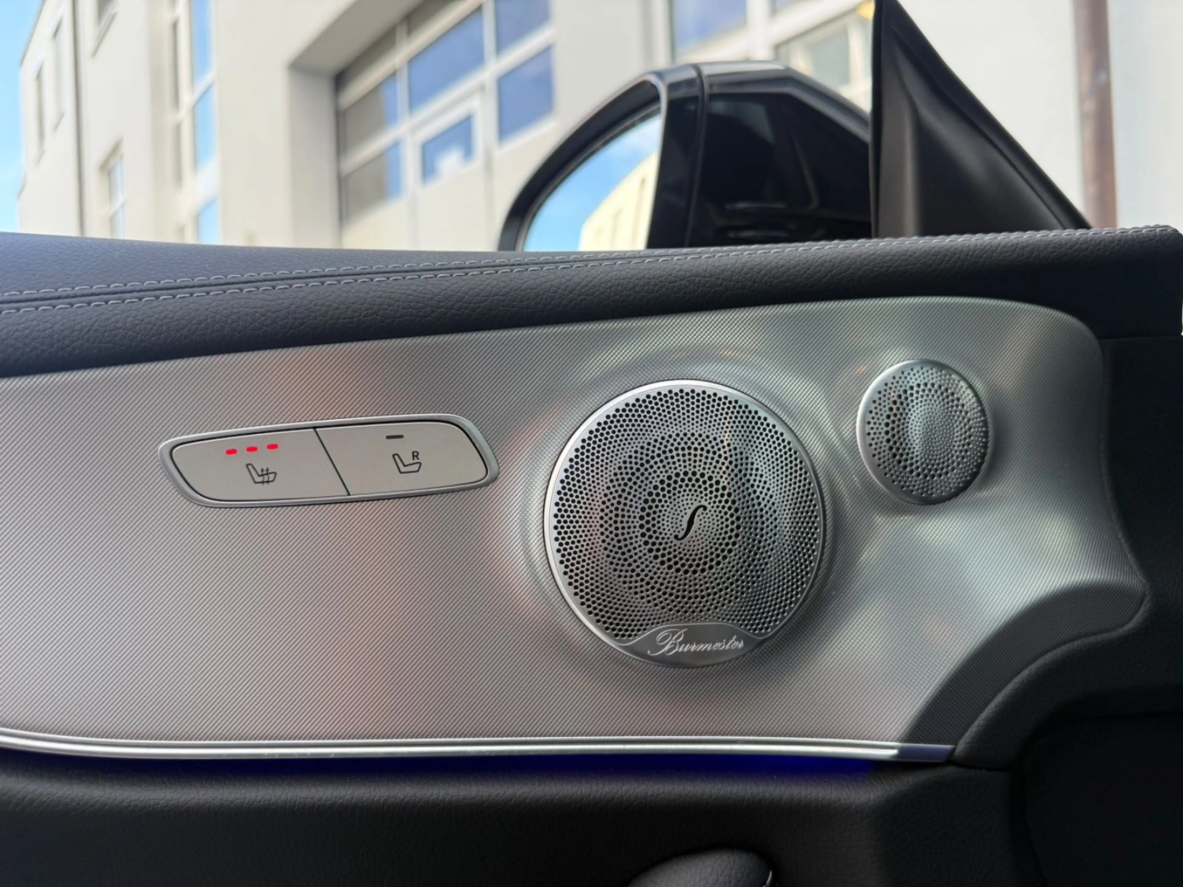 Mercedes-Benz E 300 Coupe AMG NIGHT *PANO*20 ZOLL*SOUND SYSTEM — photo 11