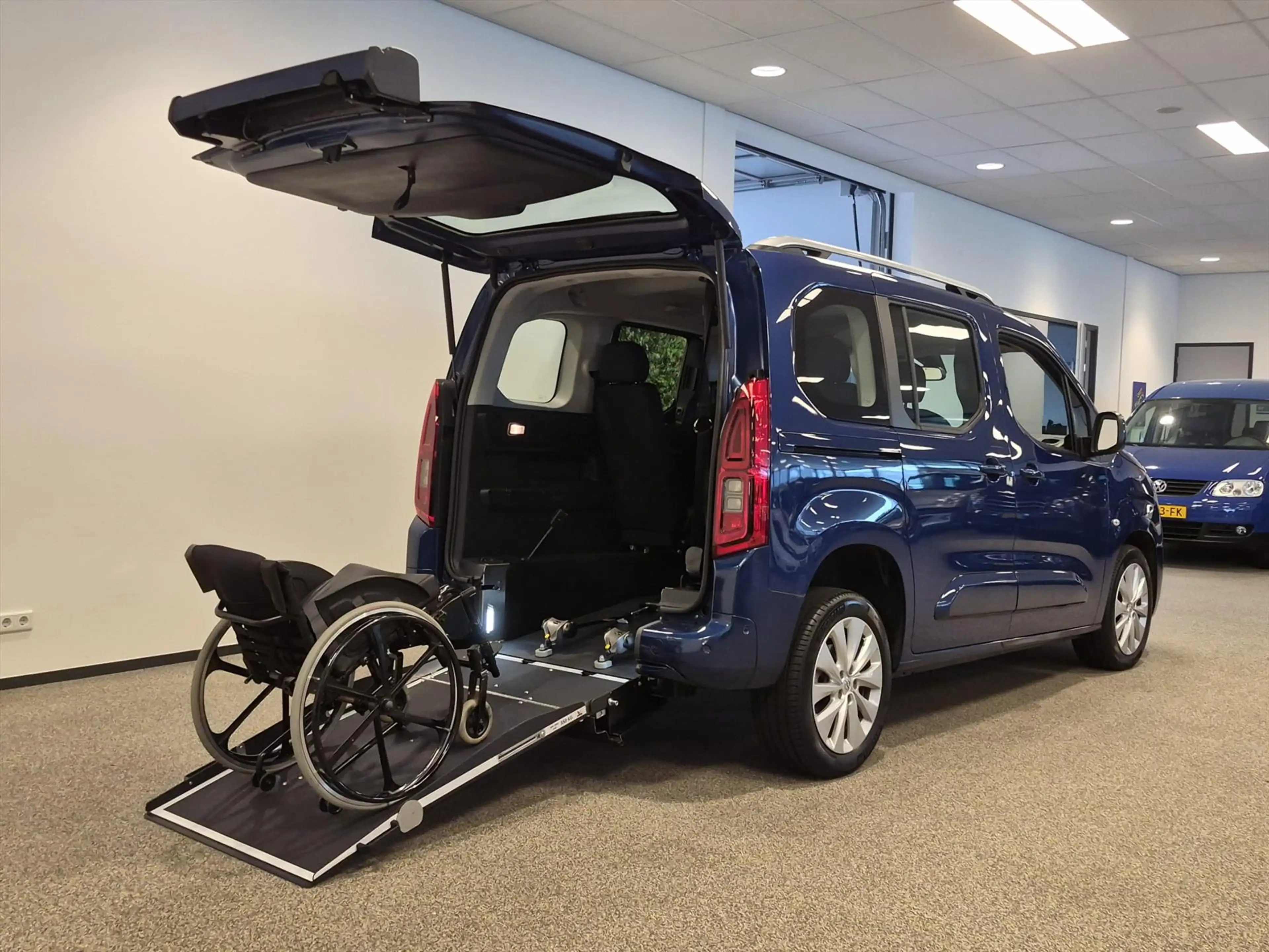 Opel Combo L1 Rolstoelauto Automaat 4+1 — photo 11