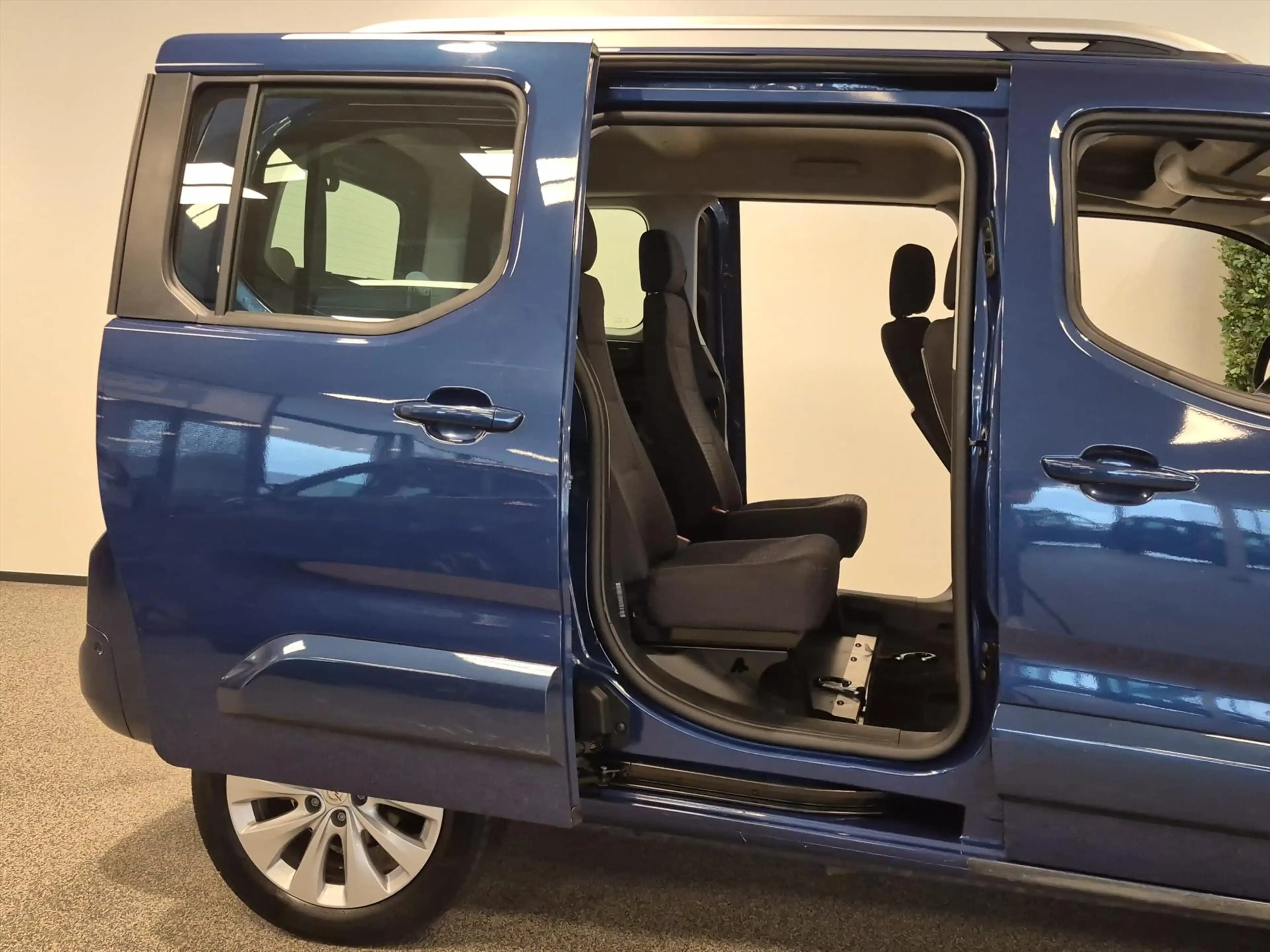Opel Combo L1 Rolstoelauto Automaat 4+1 — photo 8
