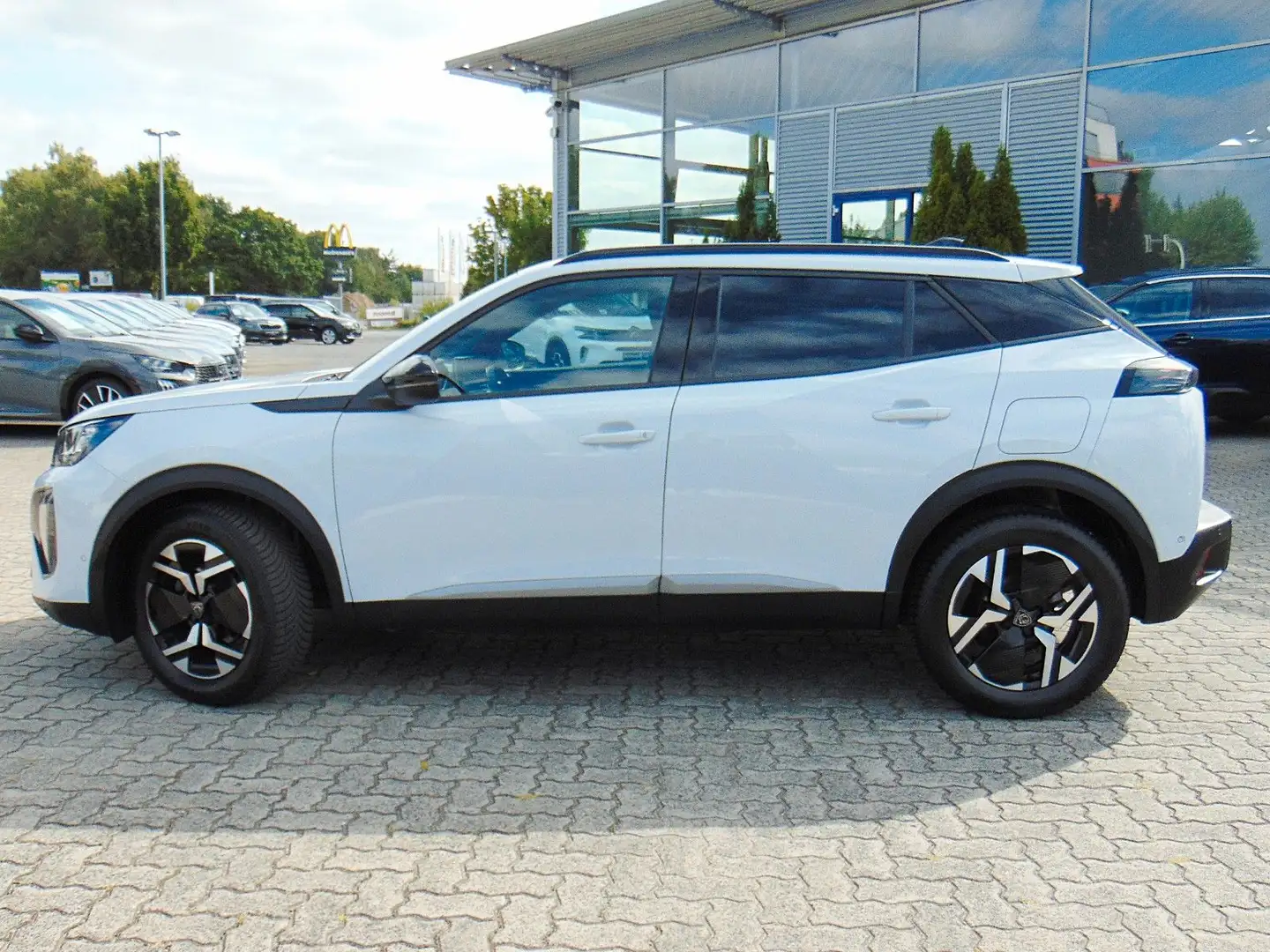 Peugeot 2008 PureTech 130 Allure EAT8 Weiß - 2