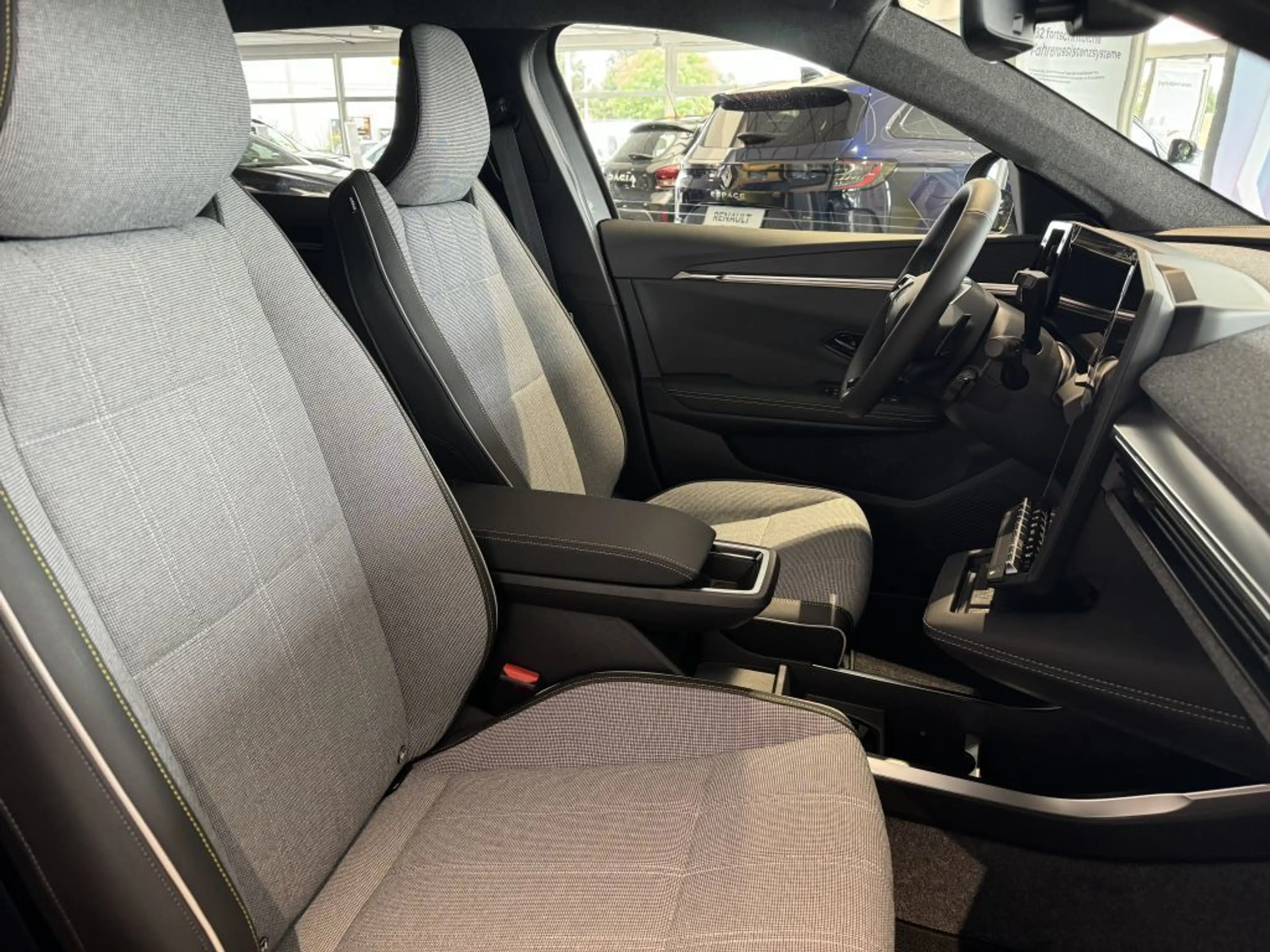 Renault Scenic E-Tech Techno 170 Comfort Range — photo 7