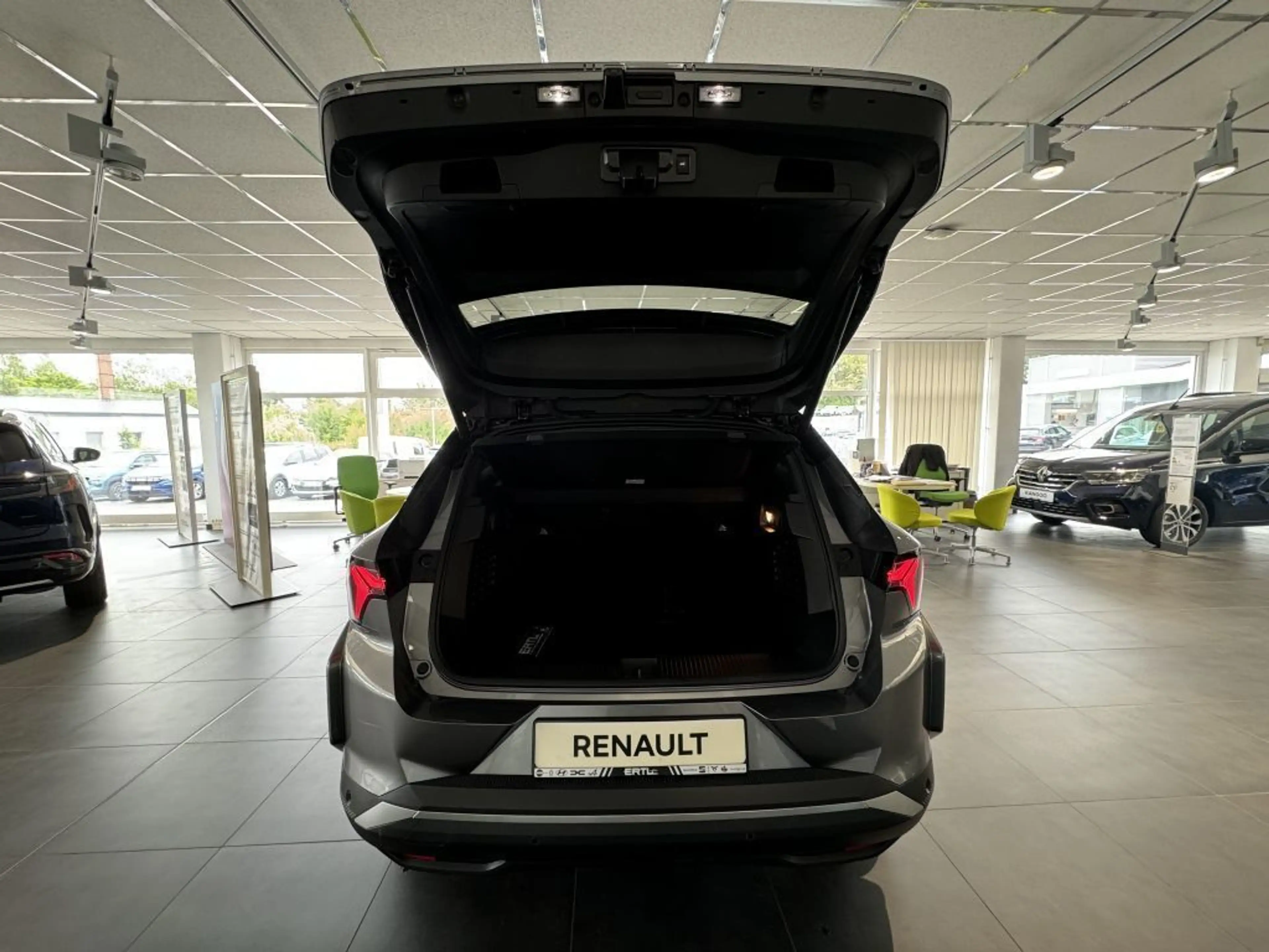 Renault Scenic E-Tech Techno 170 Comfort Range — photo 11