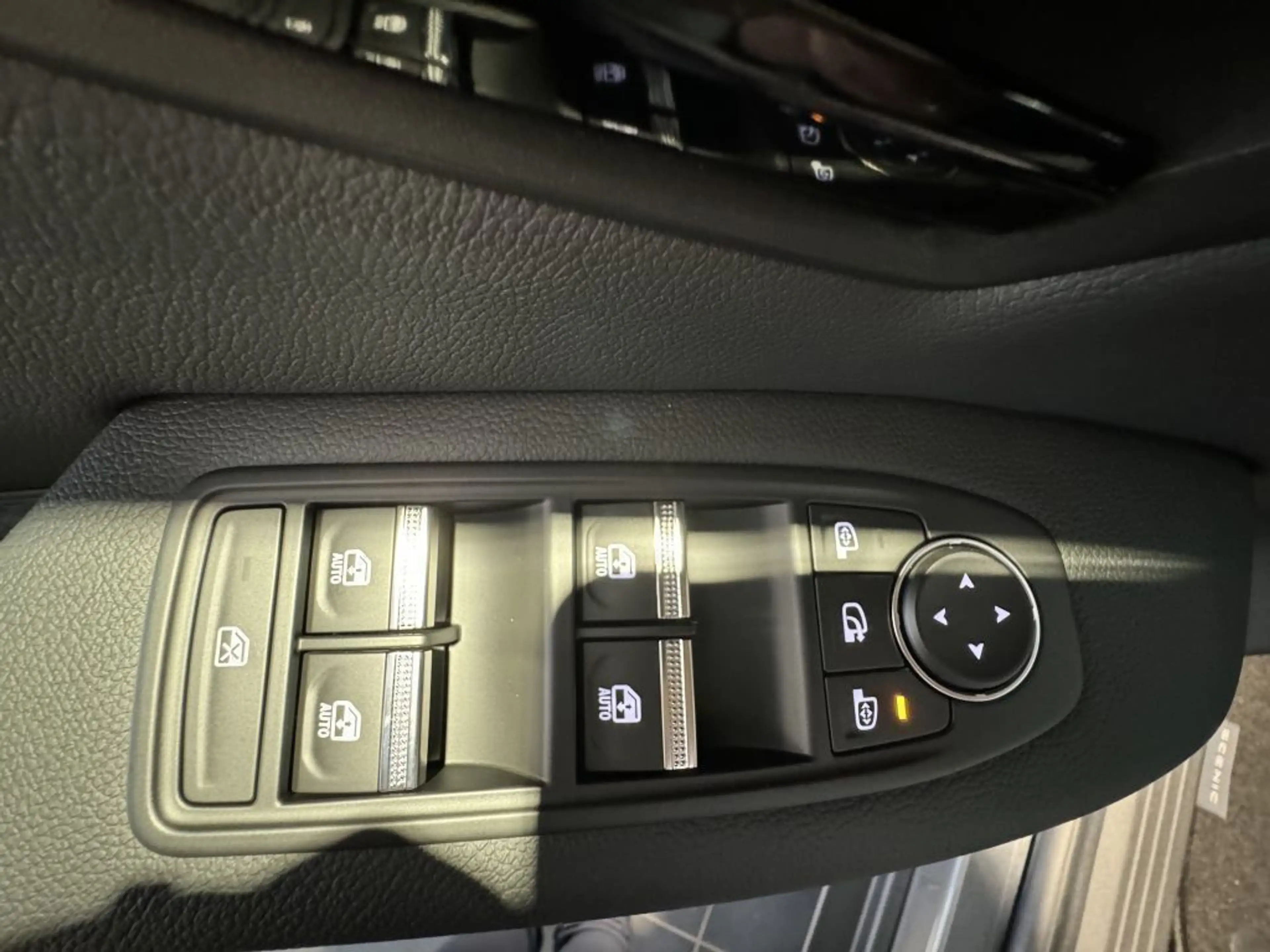 Renault Scenic E-Tech Techno 170 Comfort Range — photo 24