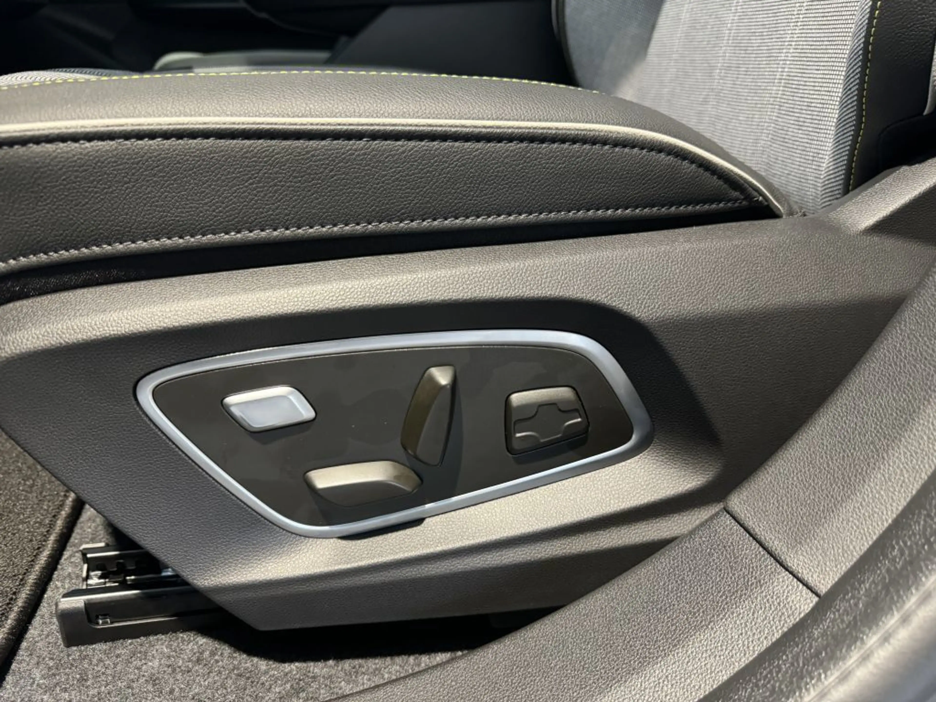 Renault Scenic E-Tech Techno 170 Comfort Range — photo 26