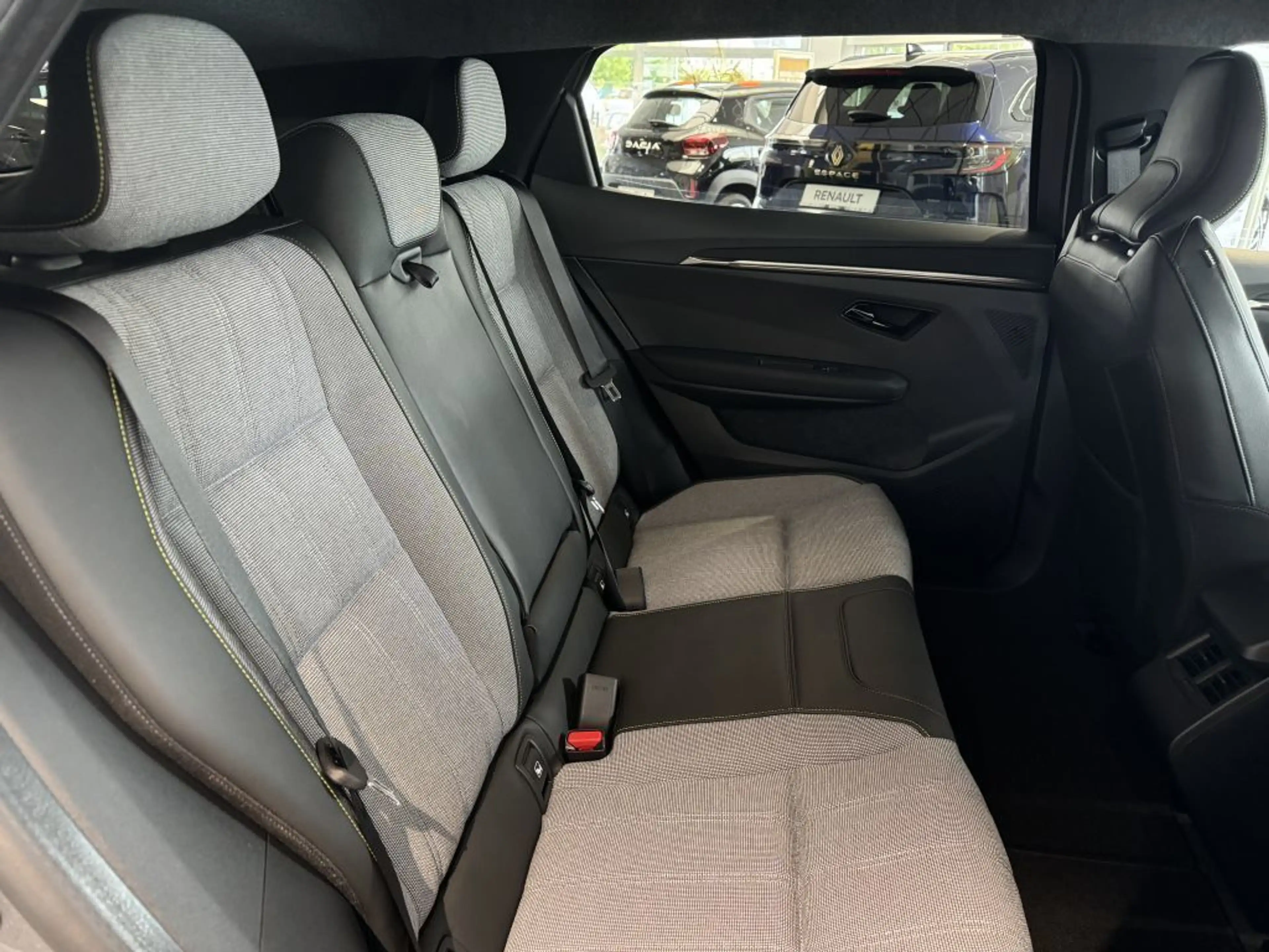 Renault Scenic E-Tech Techno 170 Comfort Range — photo 8