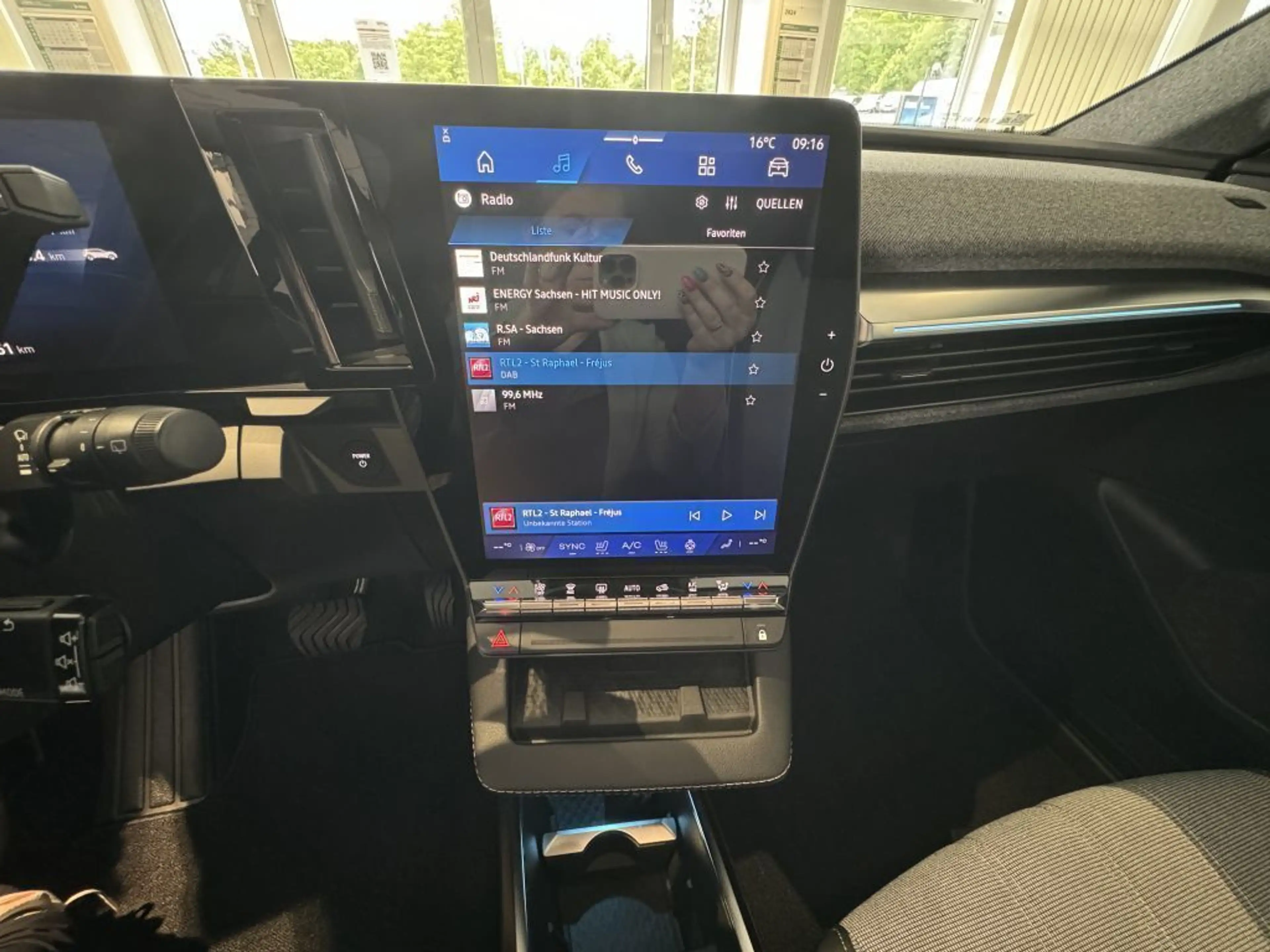 Renault Scenic E-Tech Techno 170 Comfort Range — photo 22