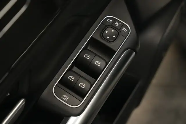 Mercedes-Benz B-Class view 11