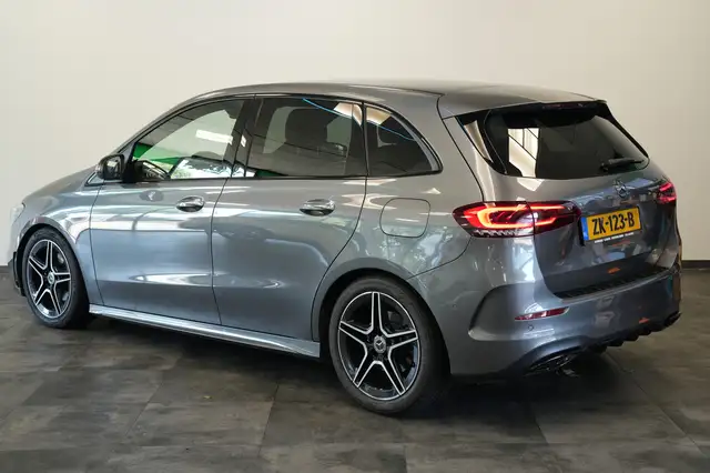 Mercedes-Benz B-Class view 3