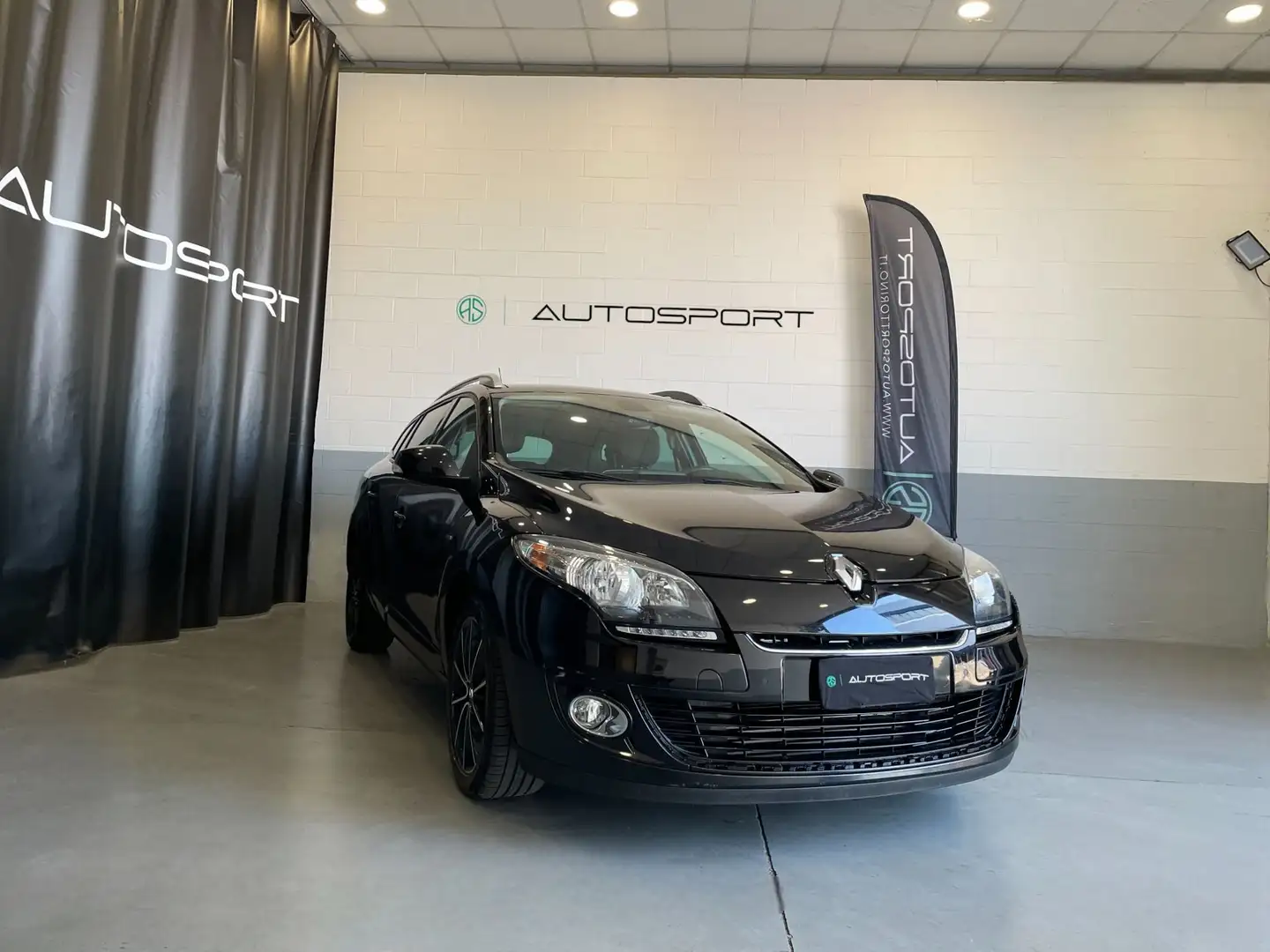 Renault Megane Mégane 1.6 dCi 130CV Start&Stop SporTour Bose Noir - 1