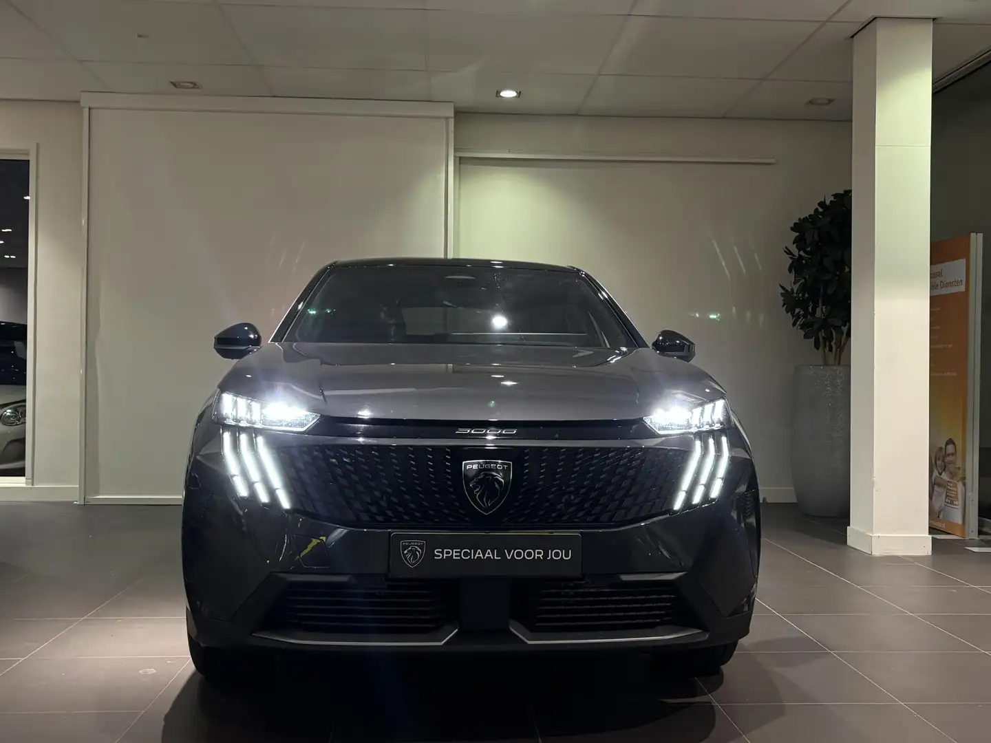 Peugeot 3008 1.2 Hybrid 136 GT | Camera | Navigatie | Adaptive Gris - 2