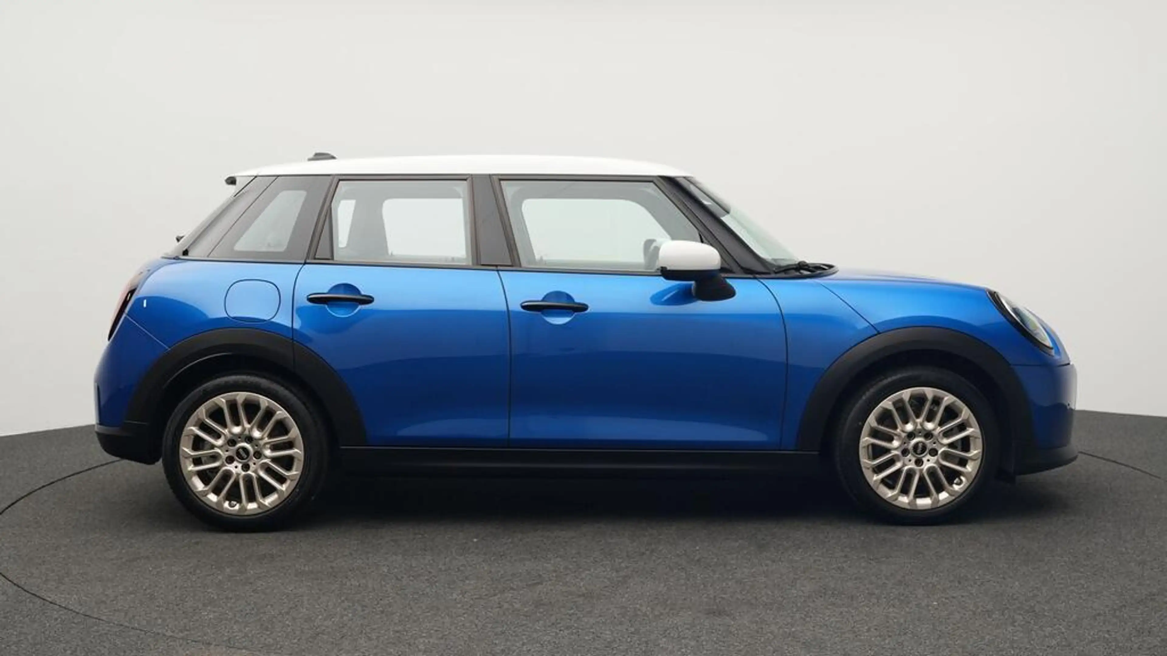 MINI Cooper C Favoured Trim — photo 2