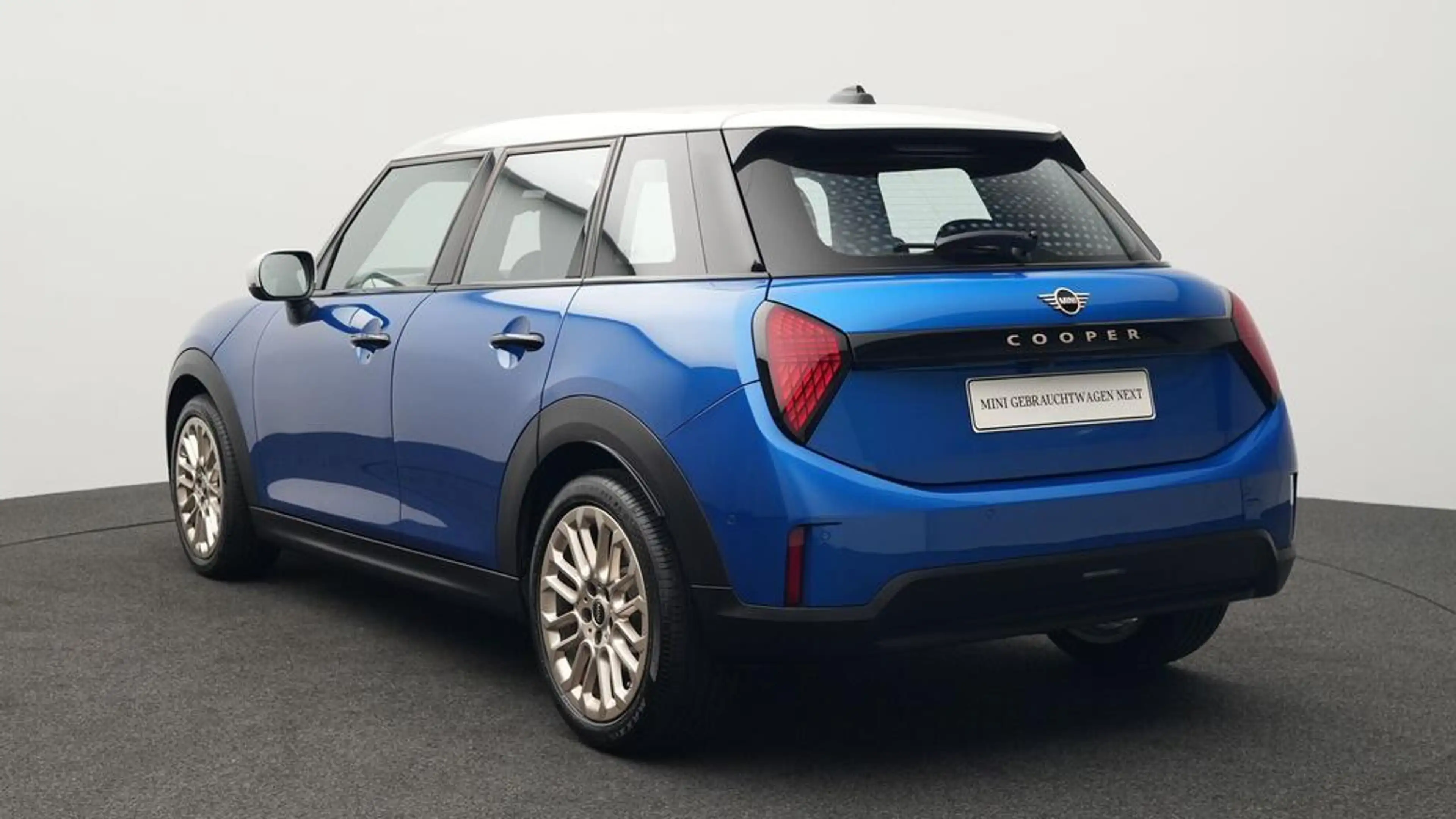 MINI Cooper C Favoured Trim — photo 4