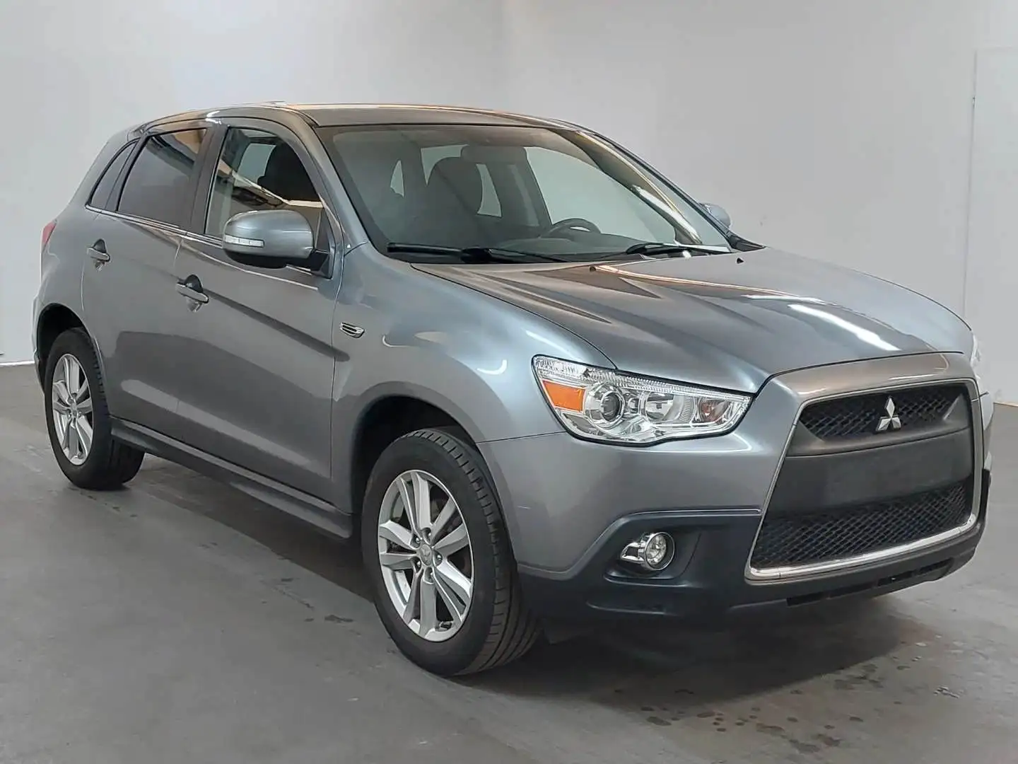 Mitsubishi ASX 1.8 DI-D 2WD Edition Gris - 2