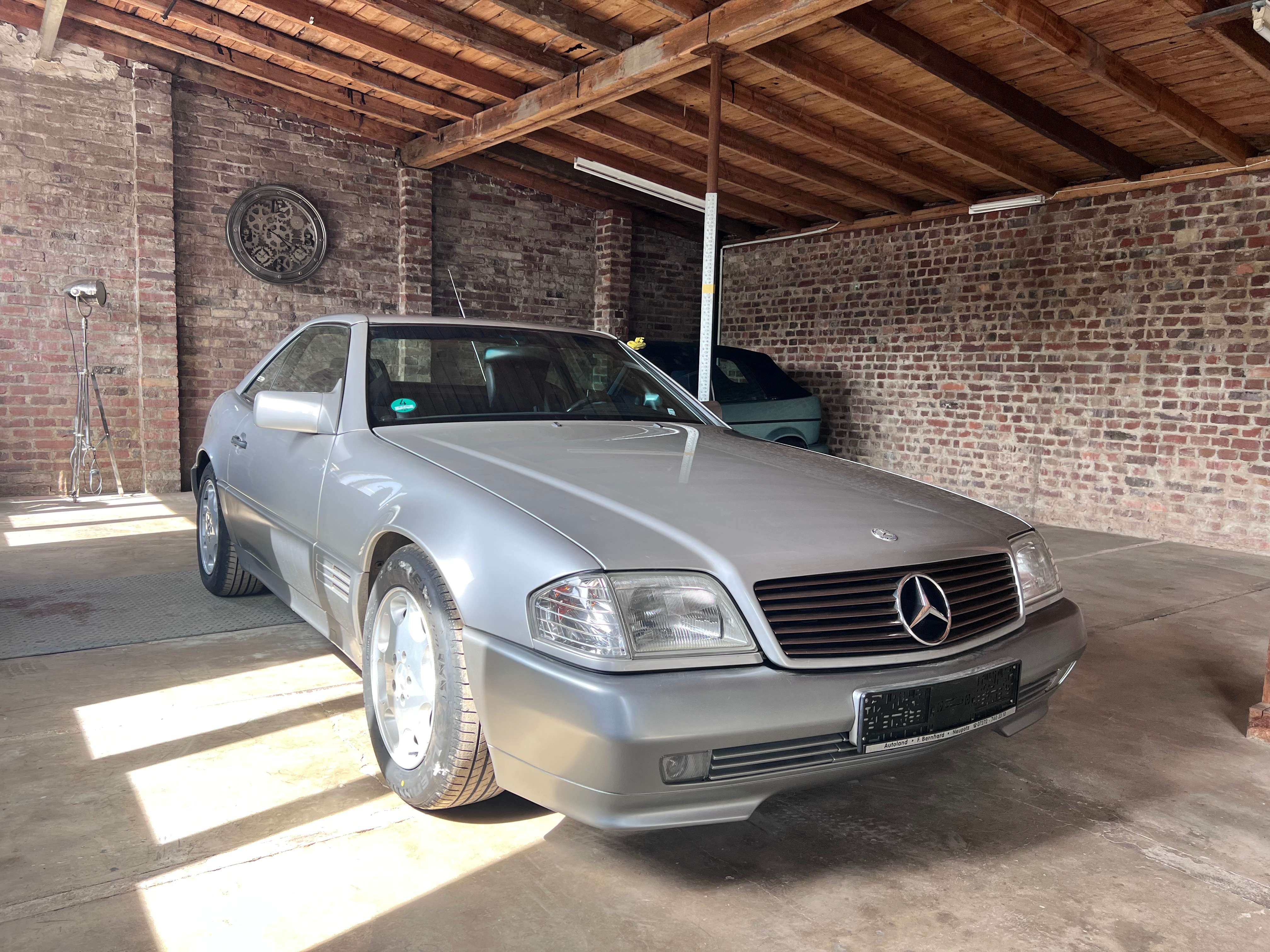 Second hand Mercedes Benz Sl-Class 300