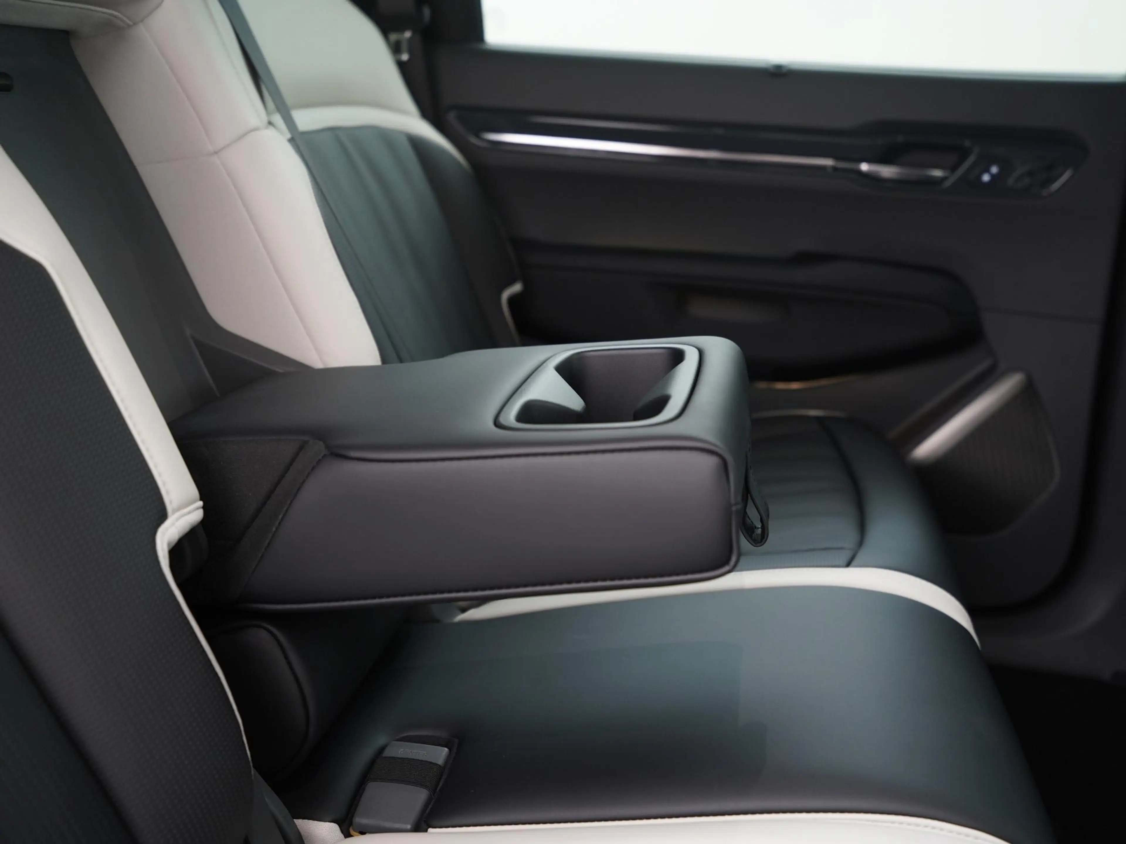 Kia EV9 GT-Line AWD 99.8 kWh | Panoramadak | HUD | Massage — photo 40