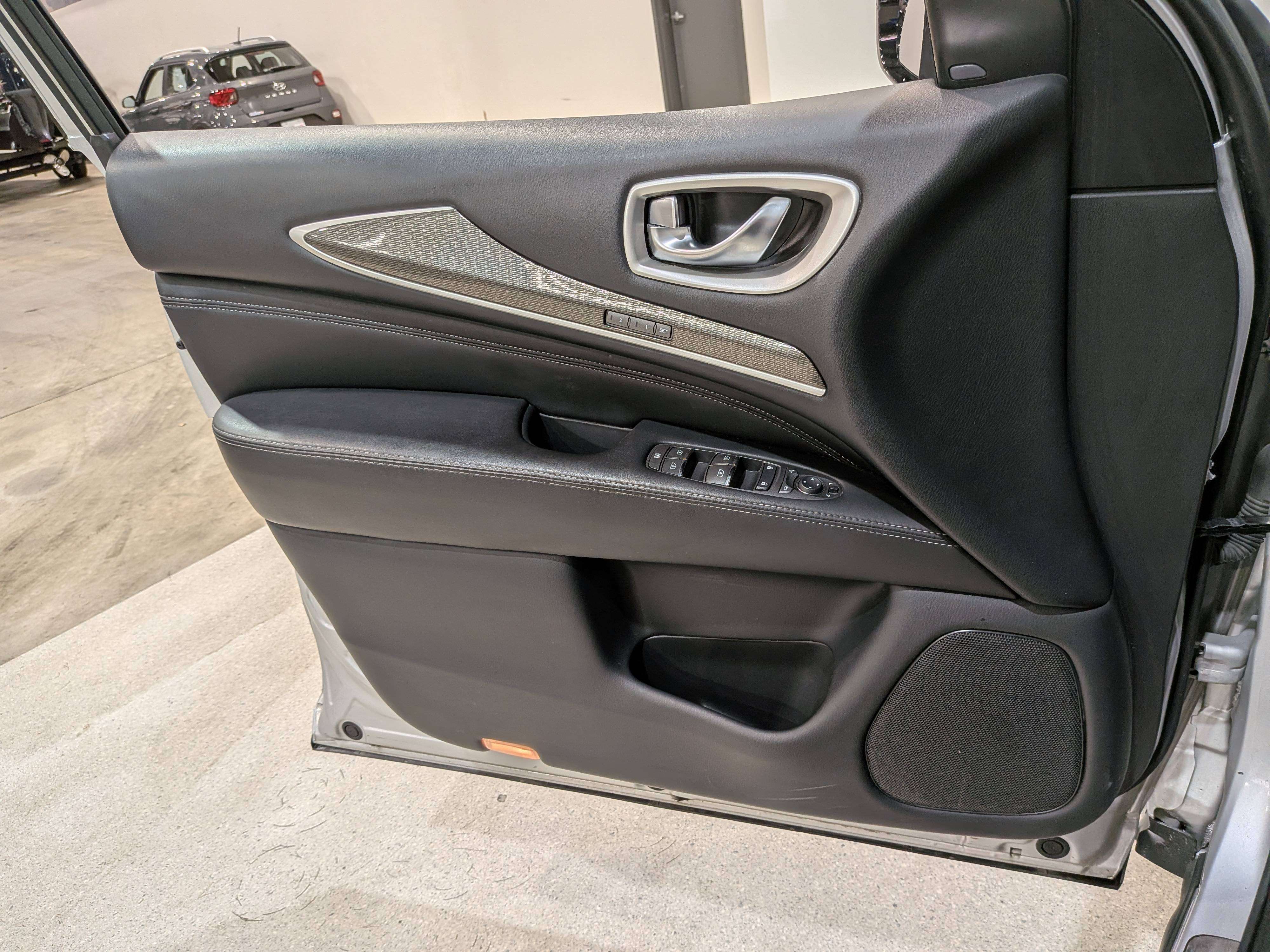 Infiniti QX60 2020