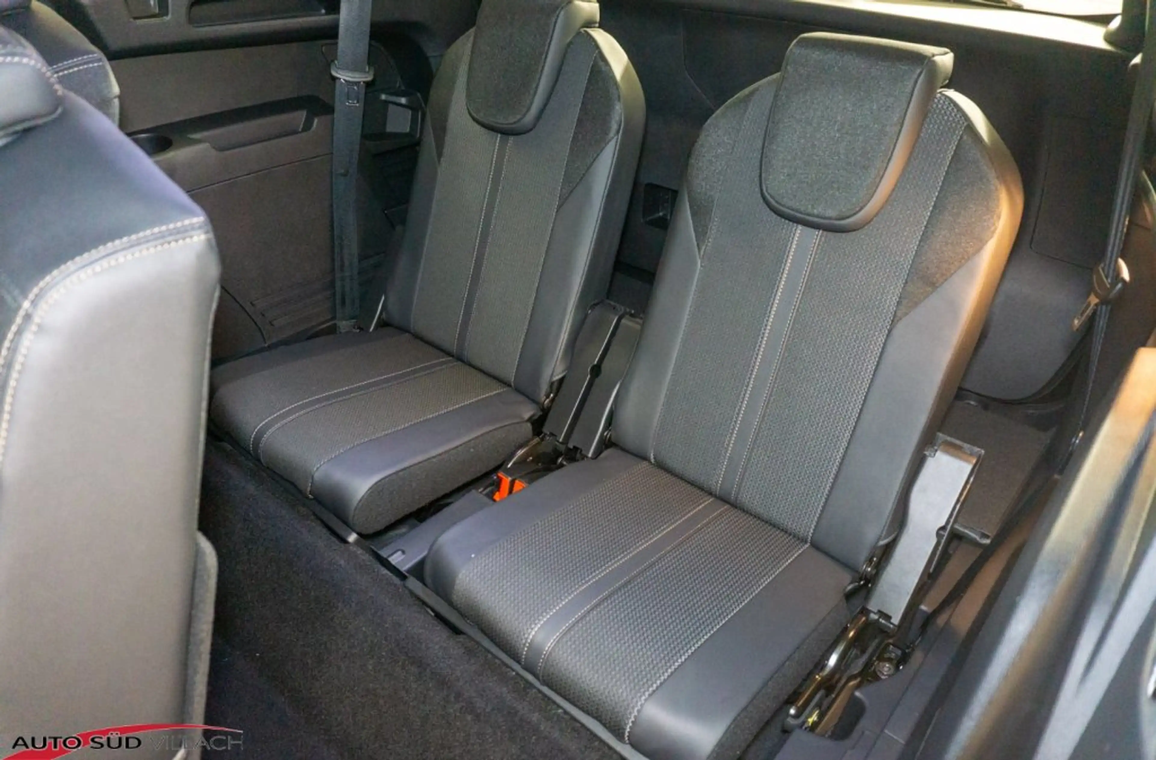 Peugeot 5008 GT BlueHDi 130 EAT8 — photo 15