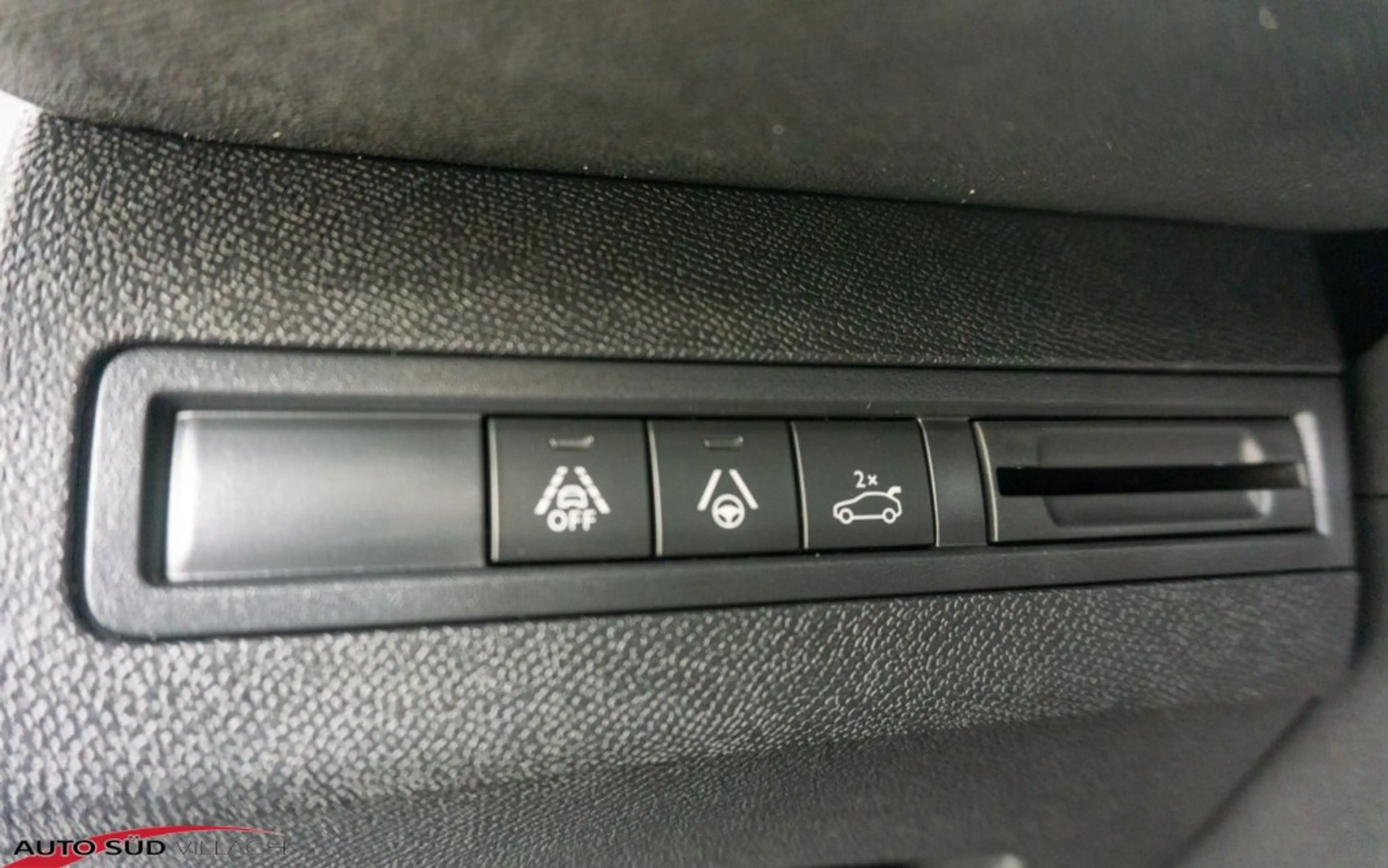 Peugeot 5008 GT BlueHDi 130 EAT8 — photo 13