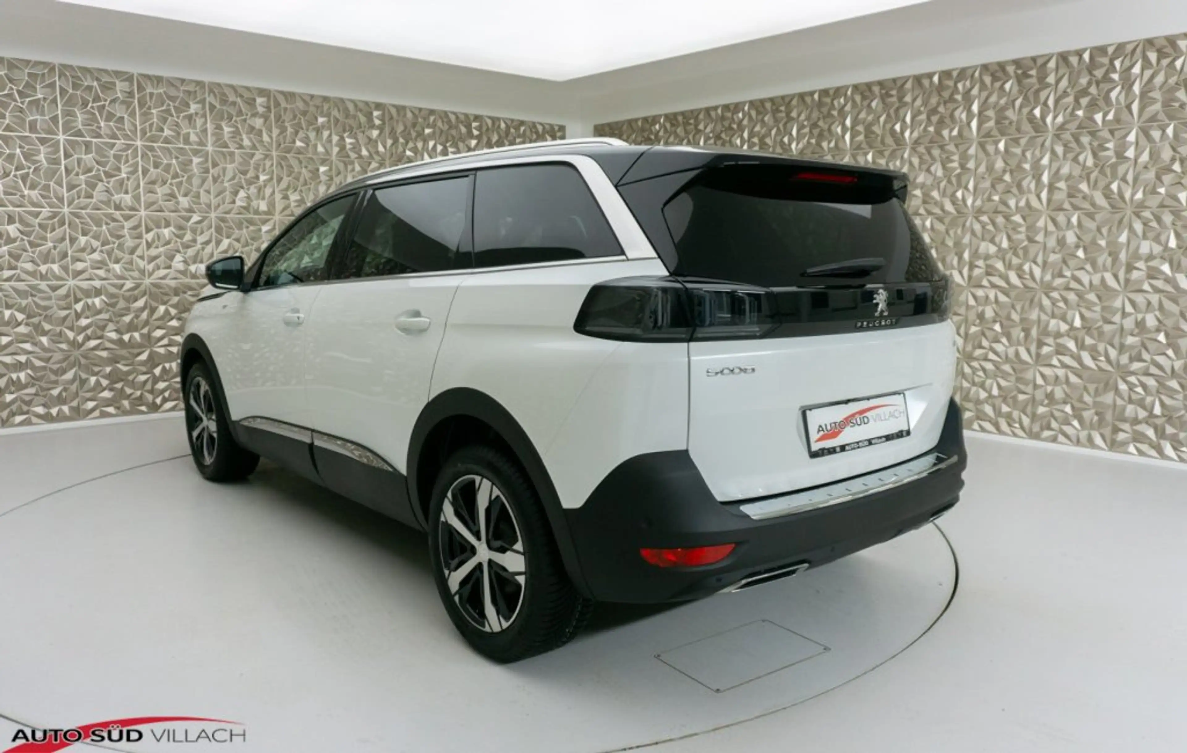 Peugeot 5008 GT BlueHDi 130 EAT8 — photo 4