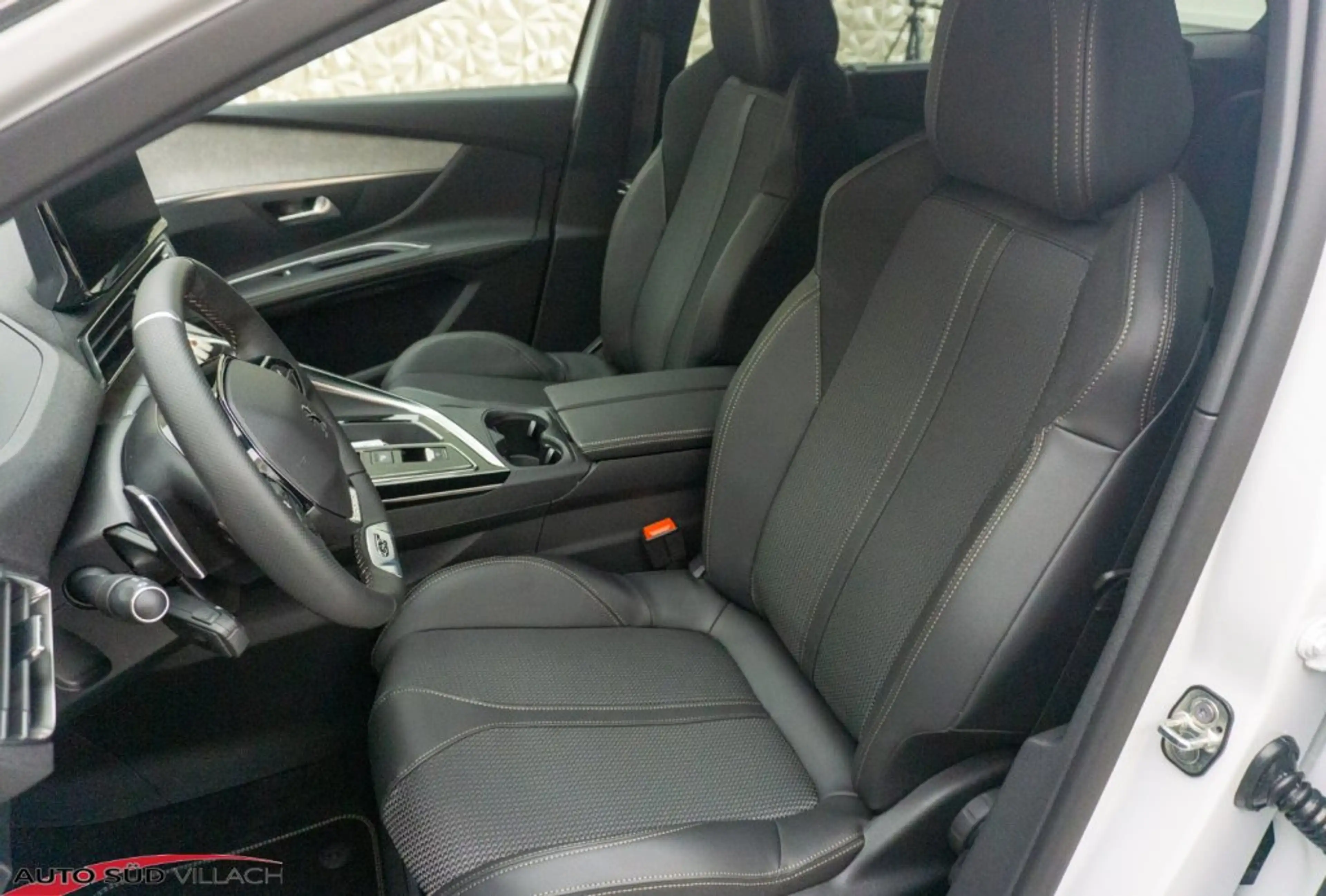 Peugeot 5008 GT BlueHDi 130 EAT8 — photo 7