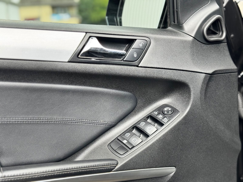 Mercedes-Benz ML 350 CDI — photo 11