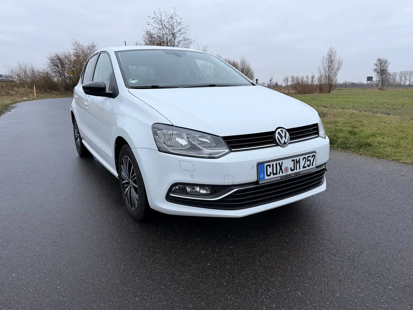 Volkswagen Polo 1.0 Allstar Weiß - 2