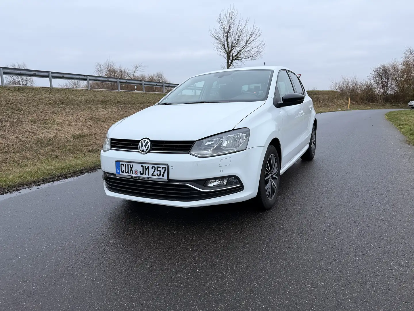 Volkswagen Polo 1.0 Allstar Weiß - 1