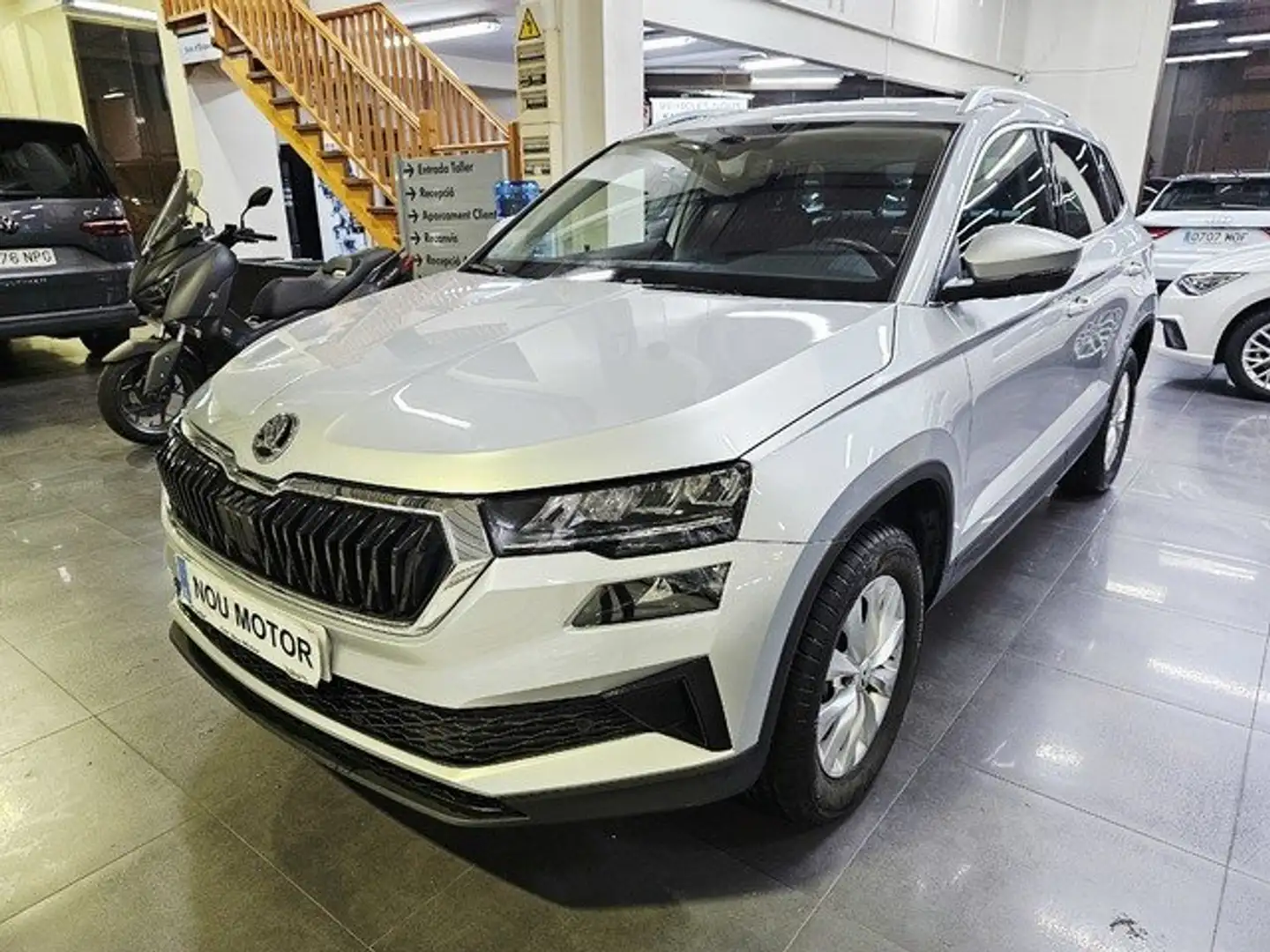 Skoda Karoq 1.5 TSI Ambition ACT 110KW Gris - 1